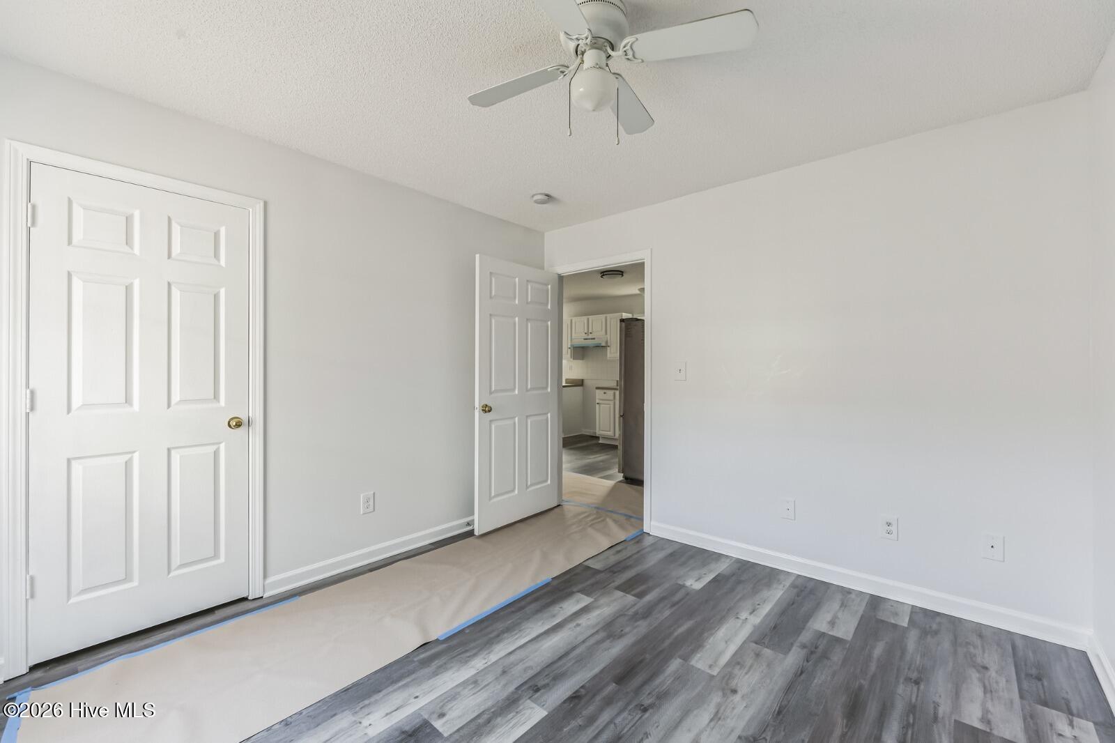 100561055 | Photo 13