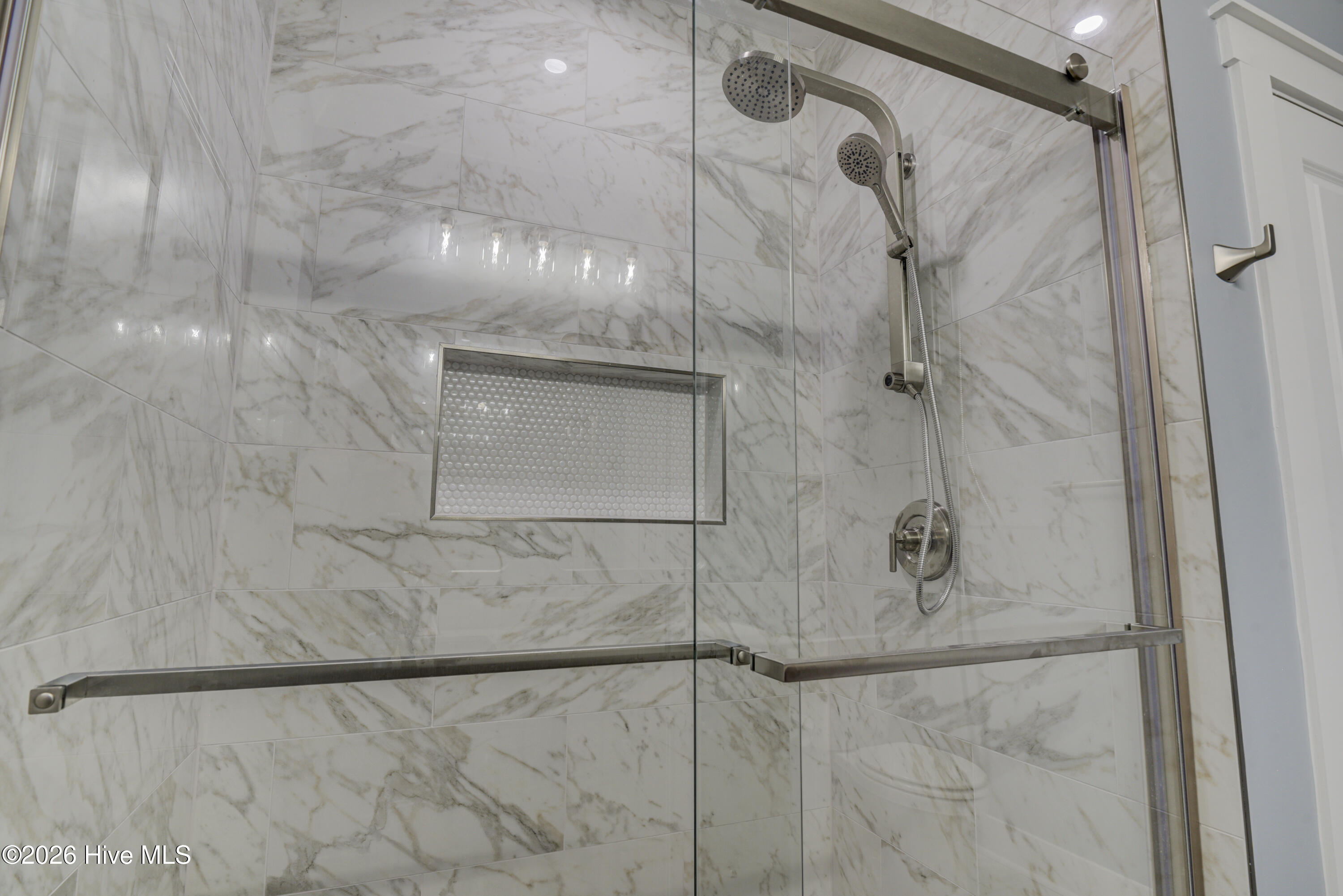 100558671 | Photo 20