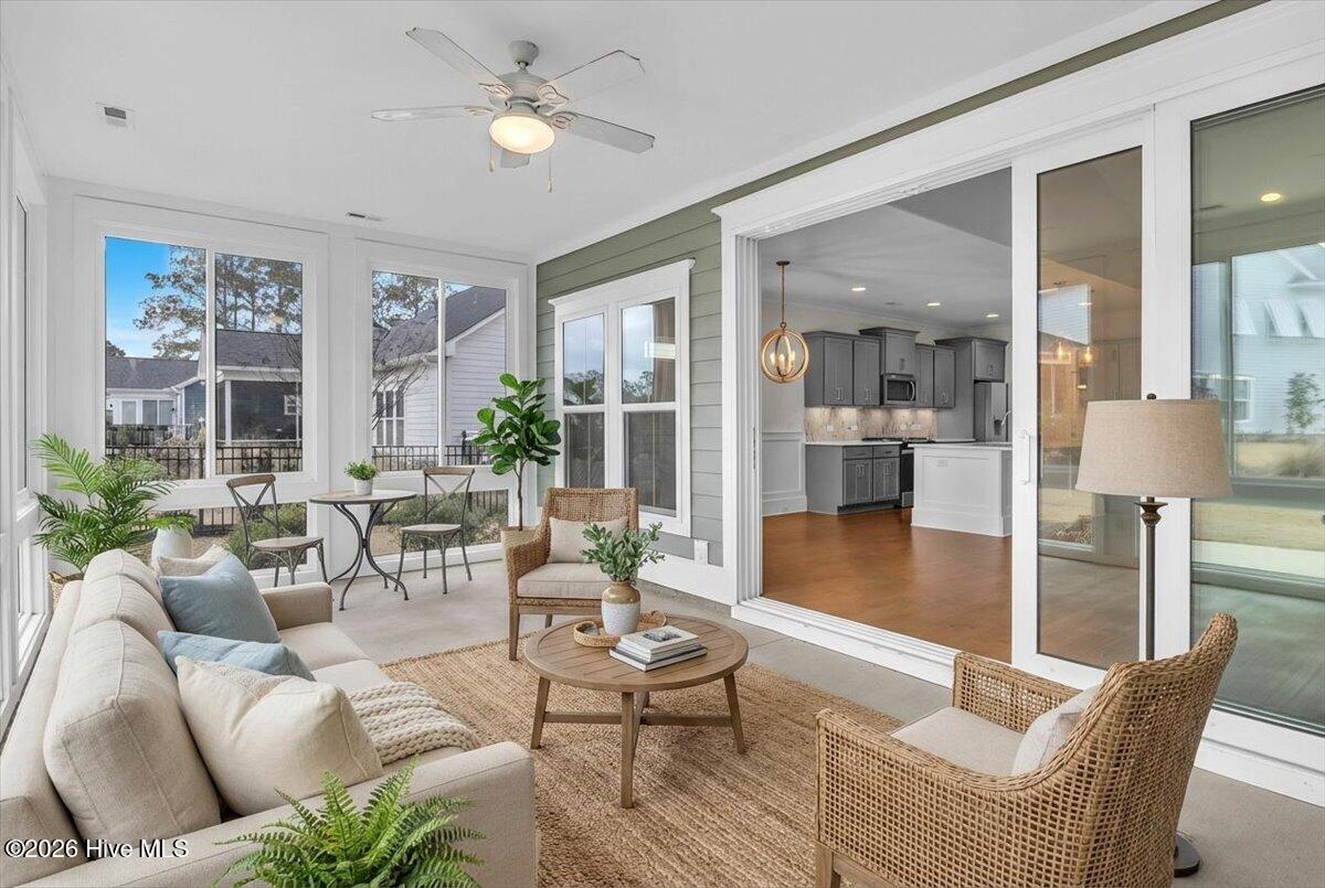 100548797 | Photo 10