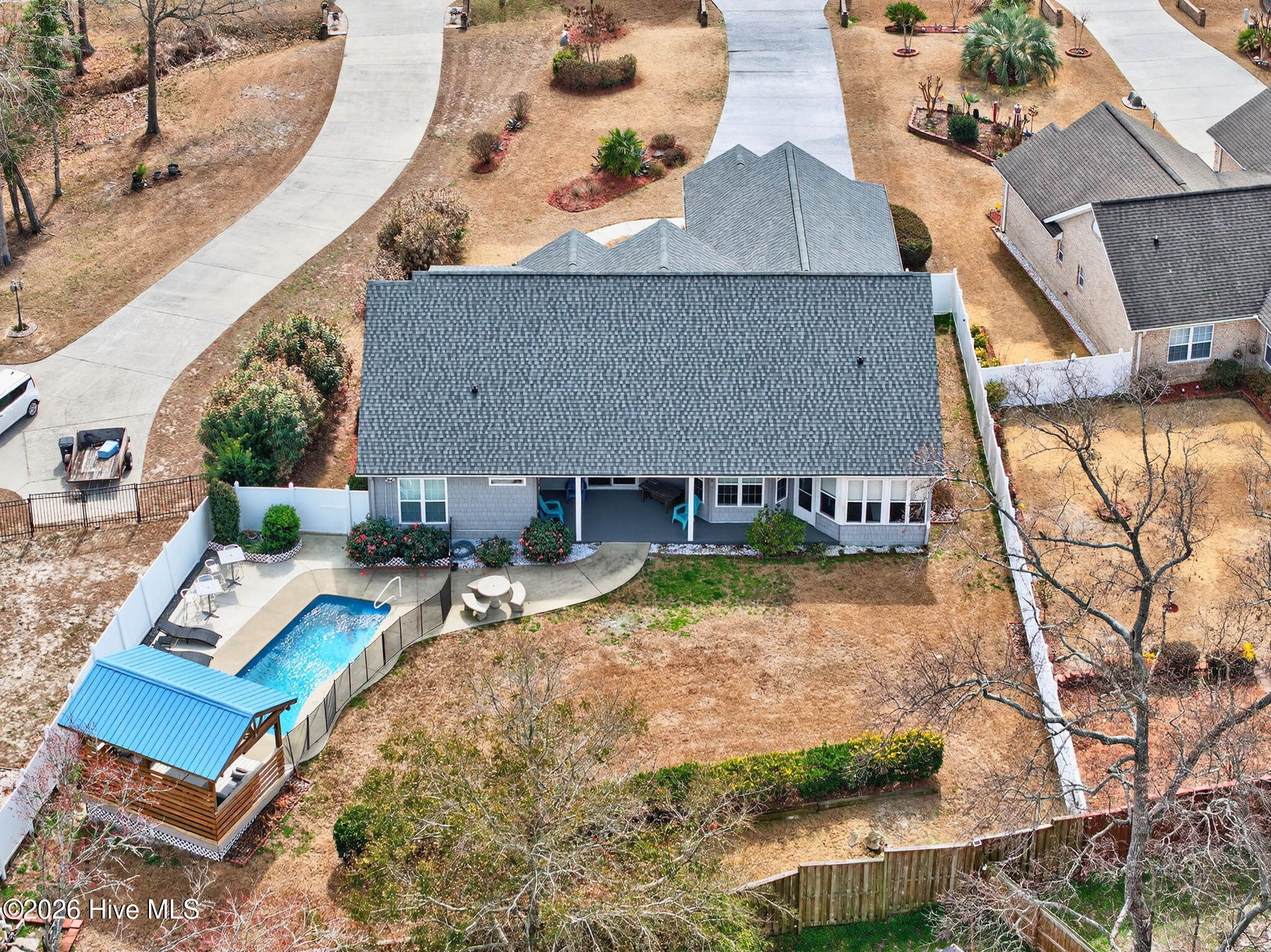 100556471 | Photo 47