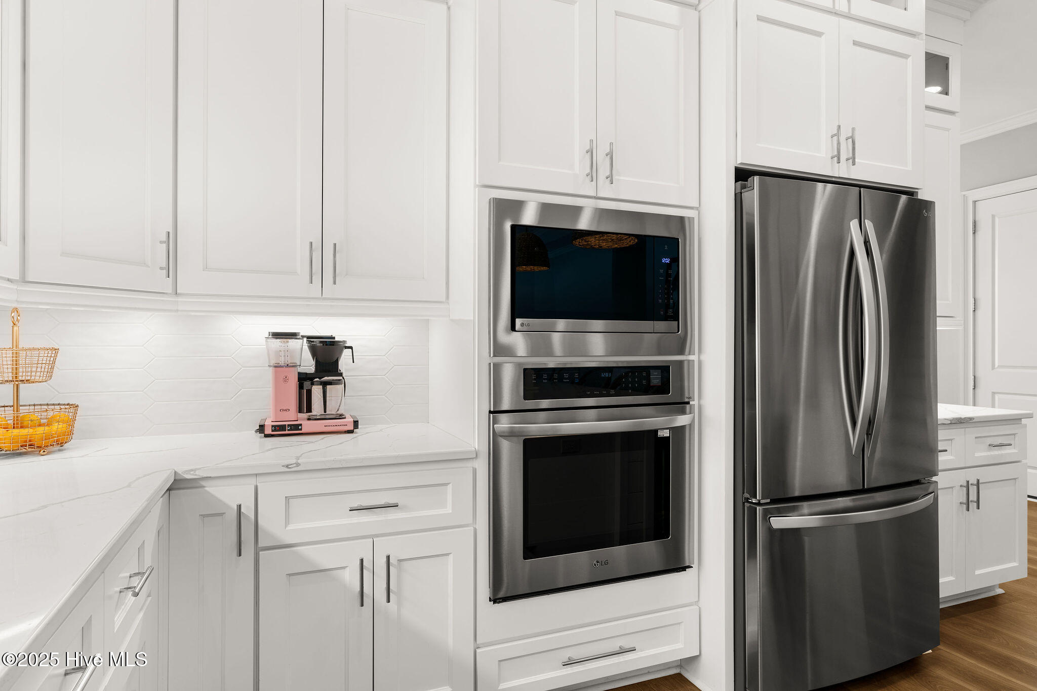 100527939 | Photo 22