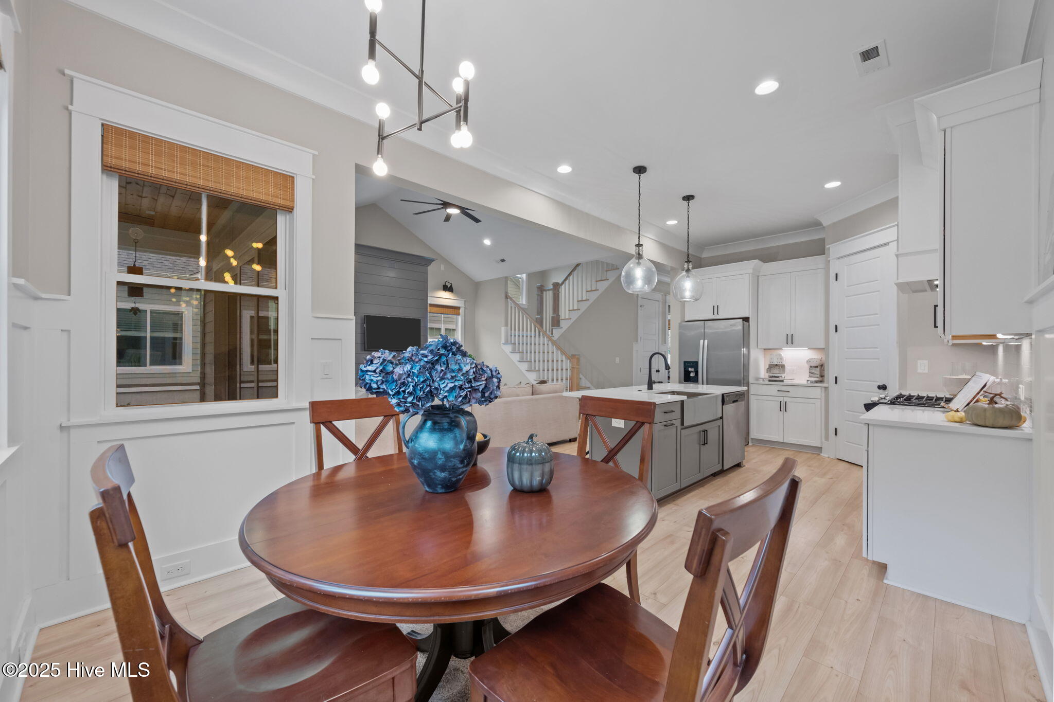 100535671 | Photo 16