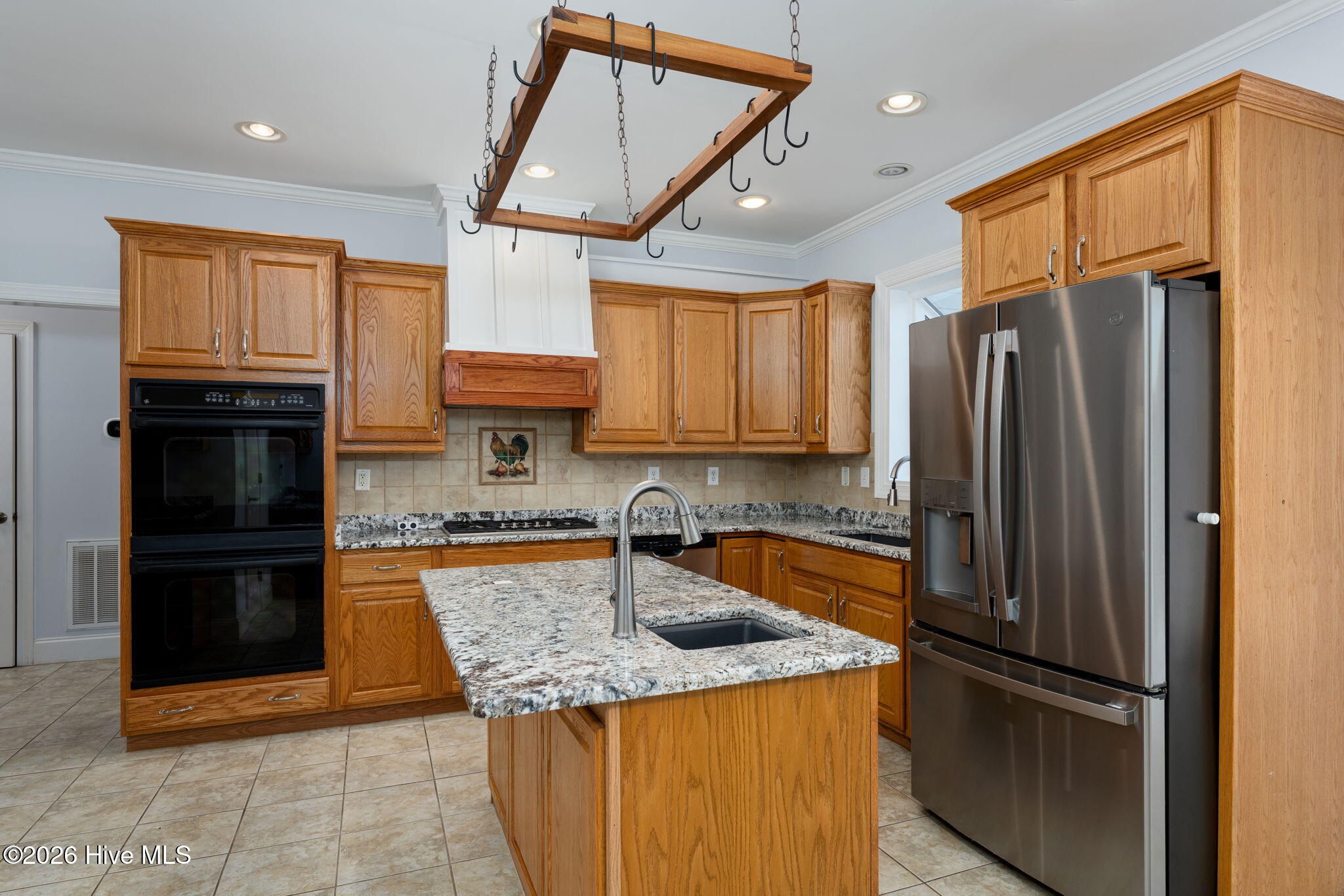 100552056 | Photo 24