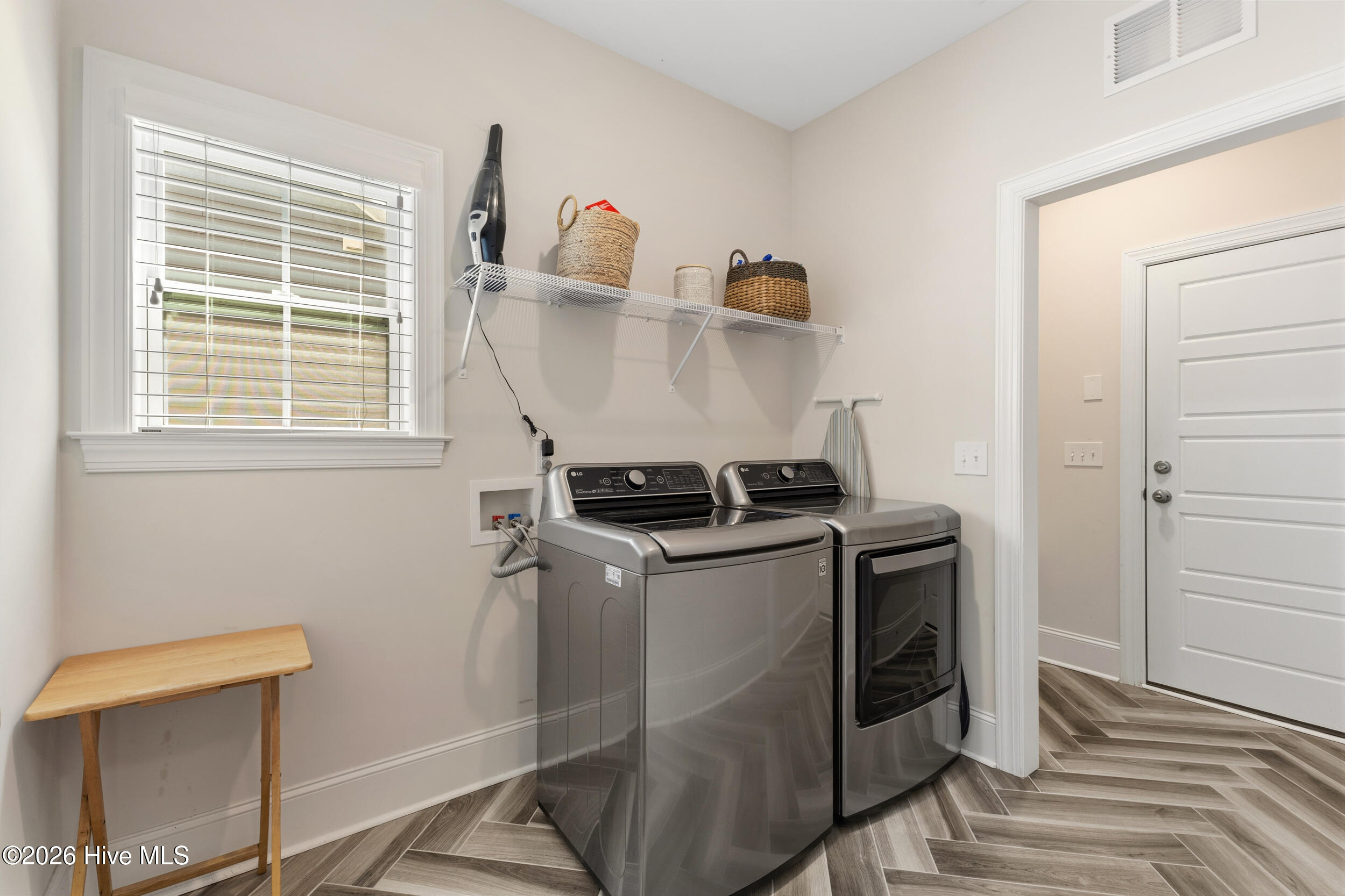 100577855 | Photo 29