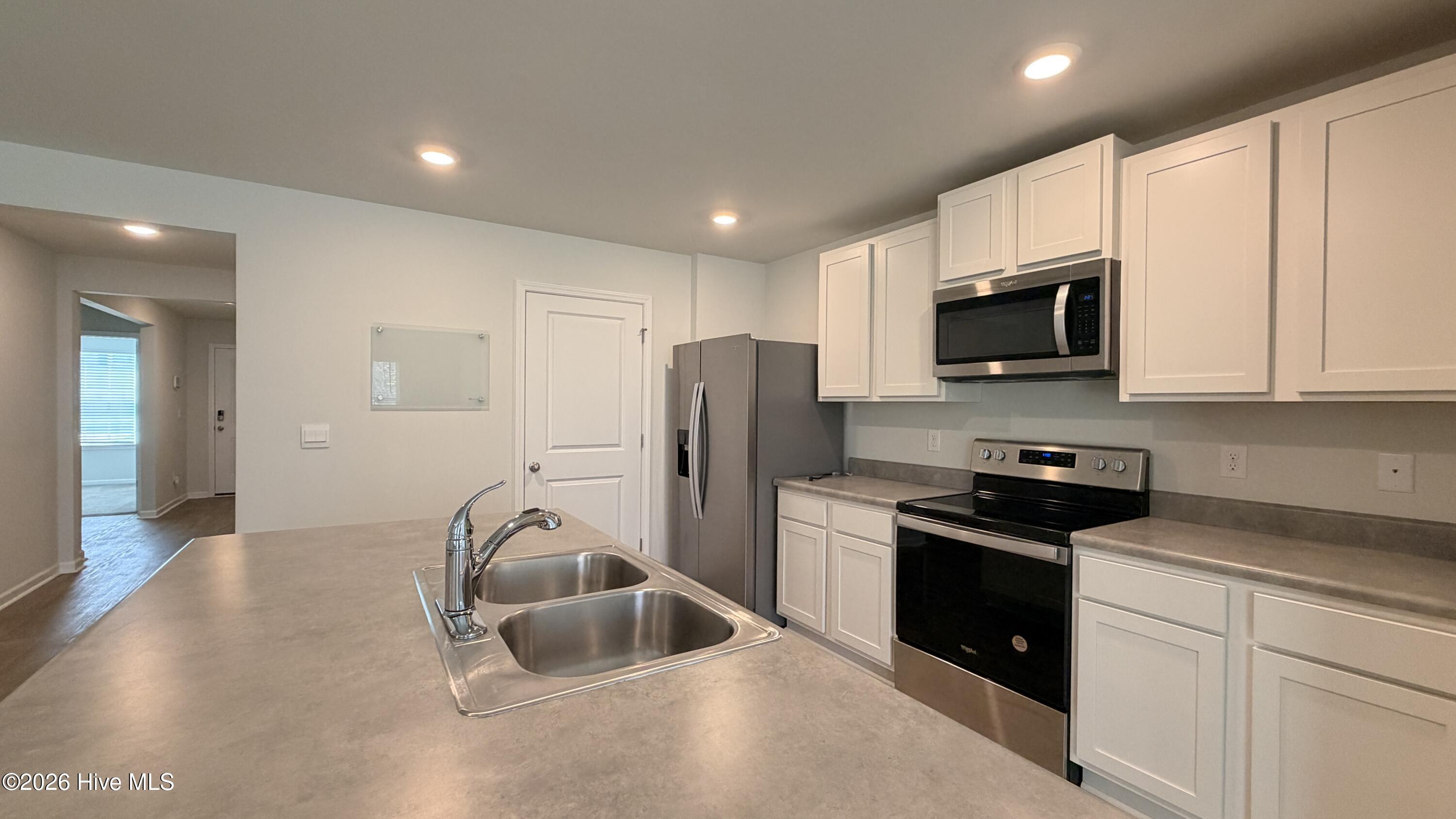 100549167 | Photo 13