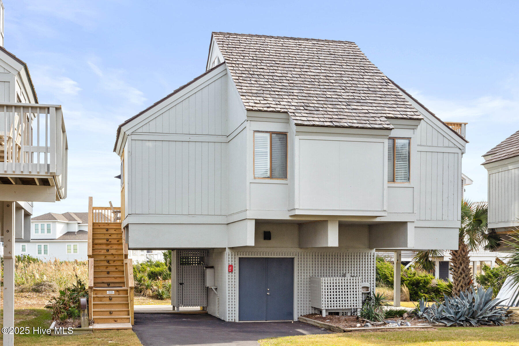 Property at 305 Bald Head Wynd