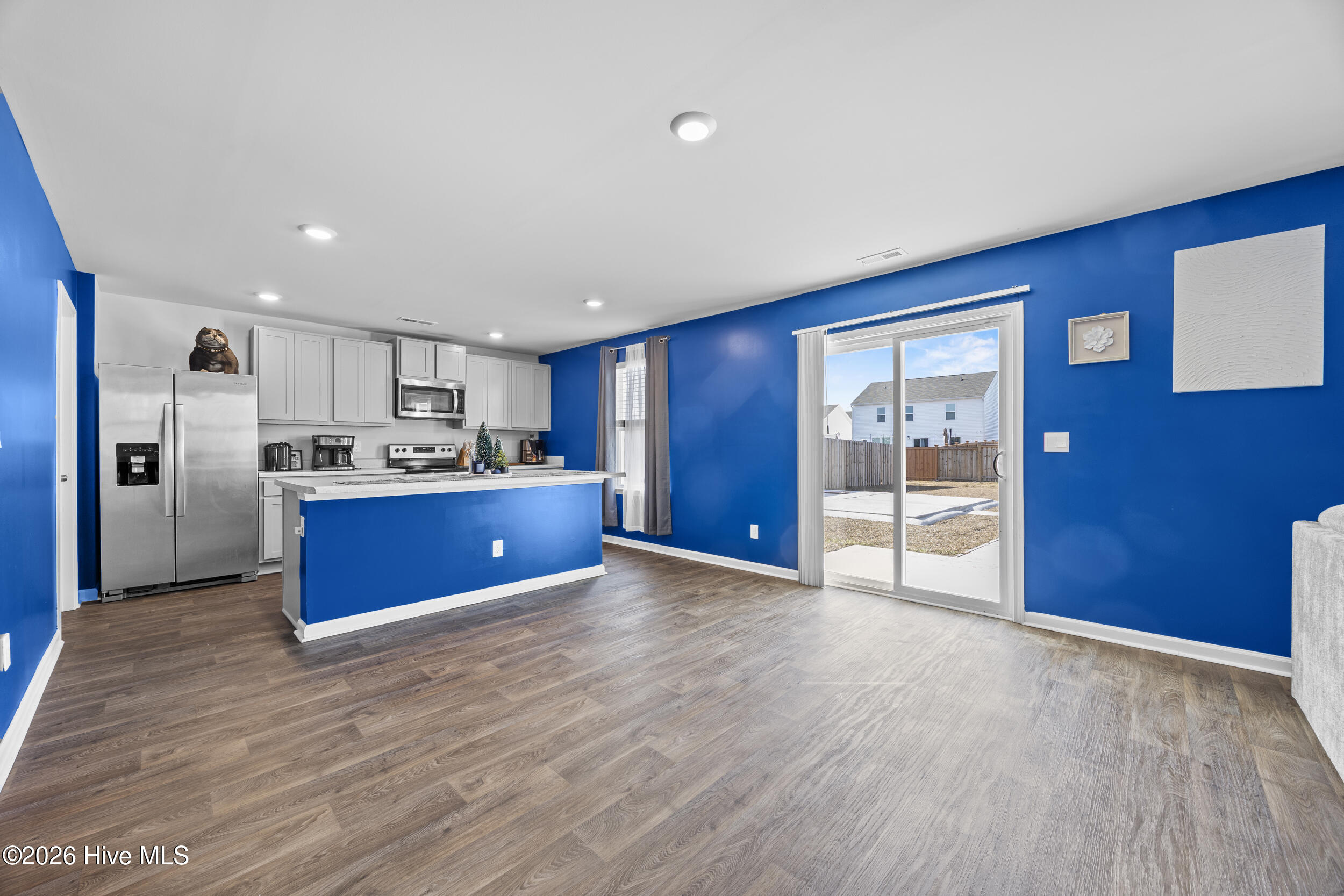 100558909 | Photo 12