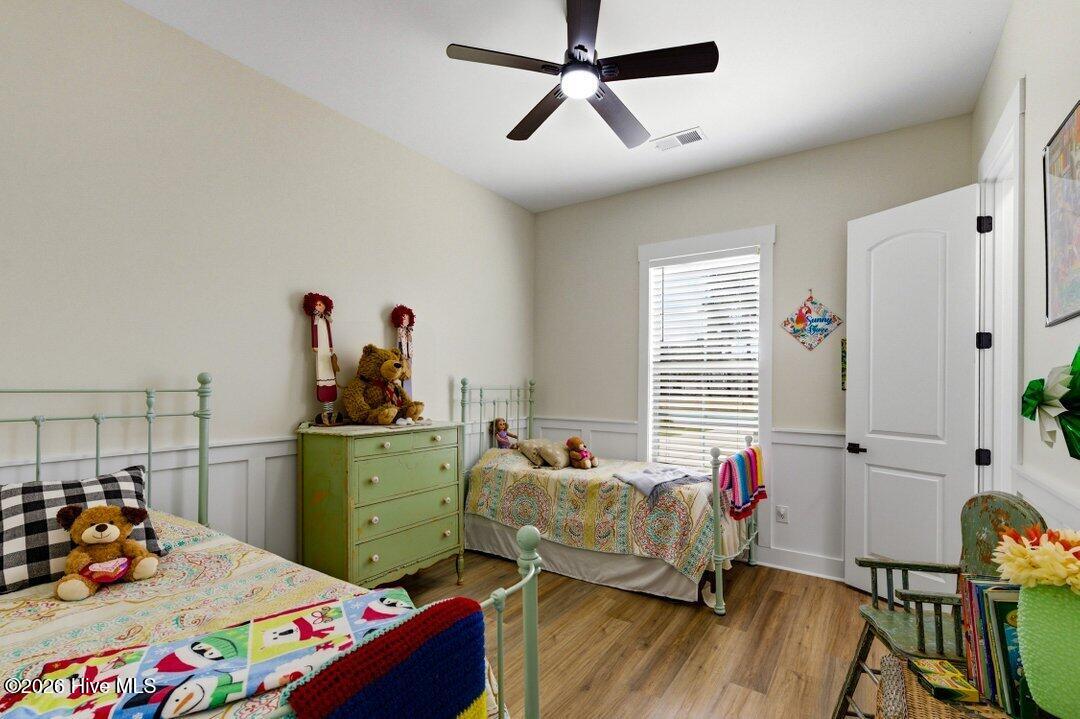 100560083 | Photo 30