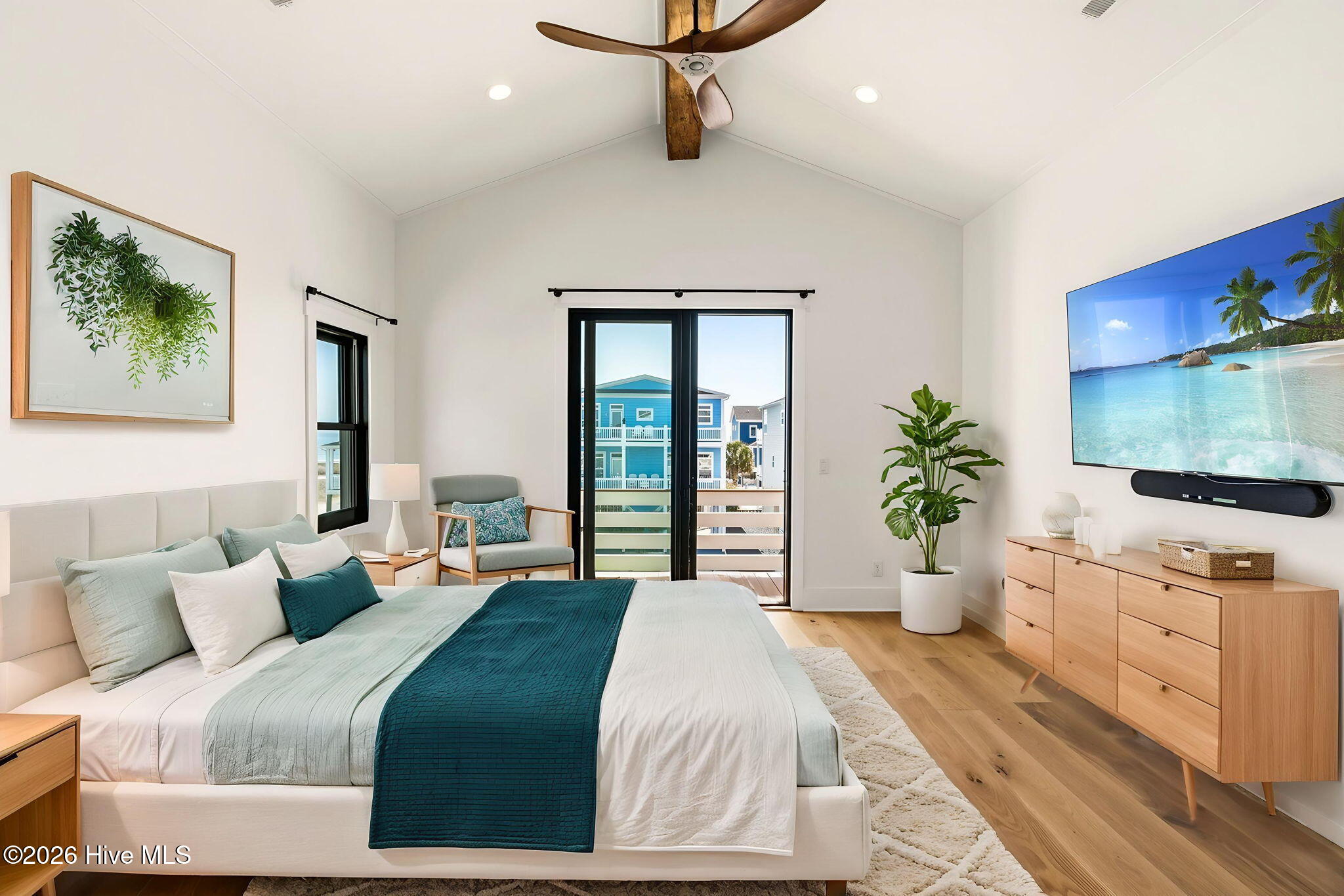 100557252 | Photo 47