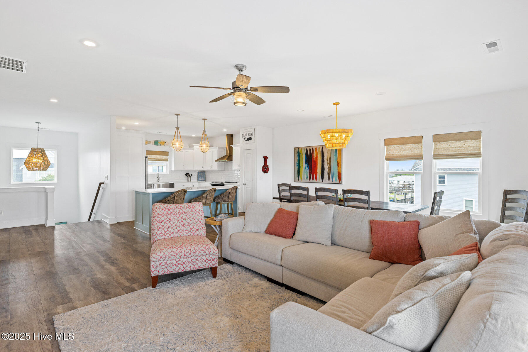 100523627 | Photo 13