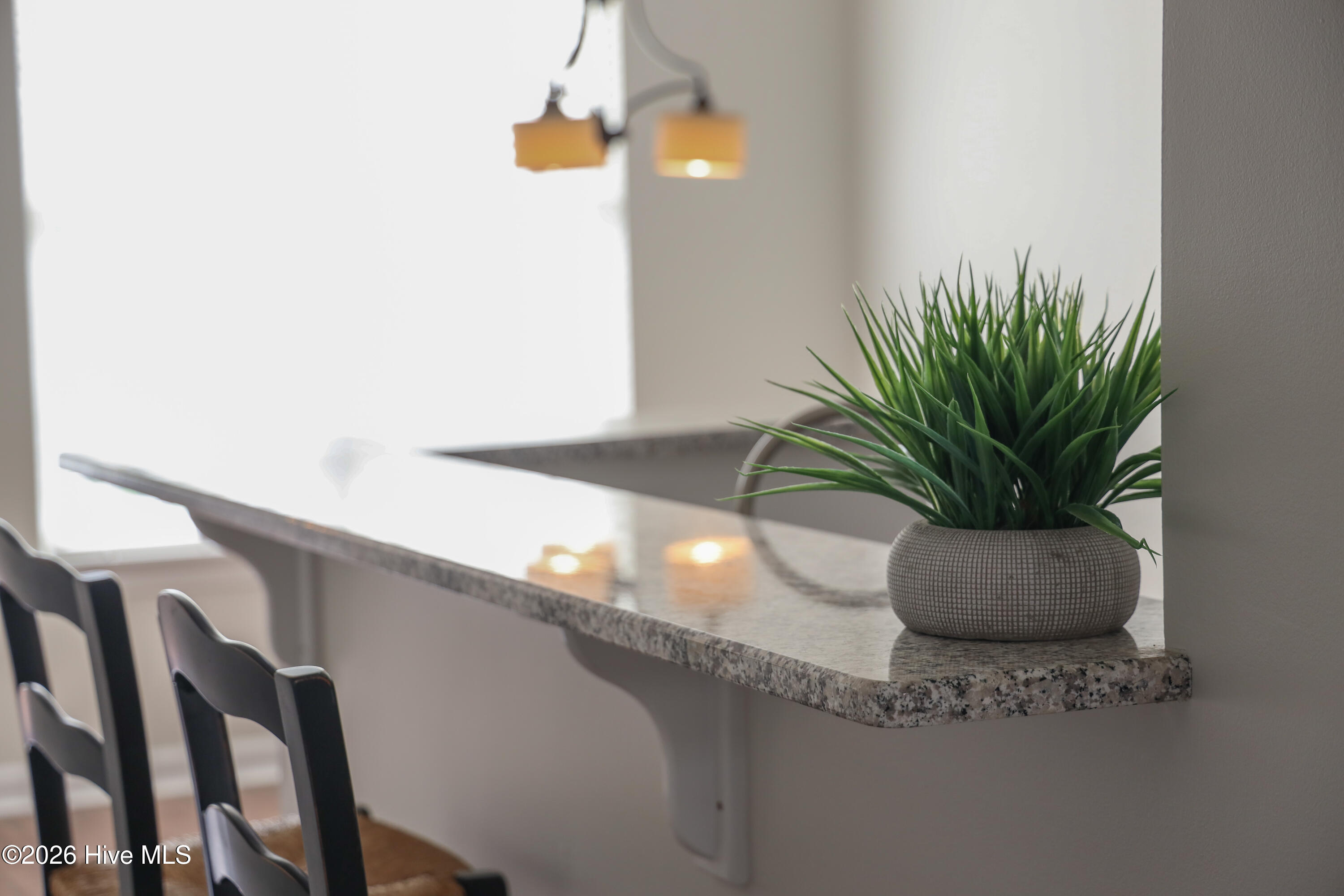 100565370 | Photo 19