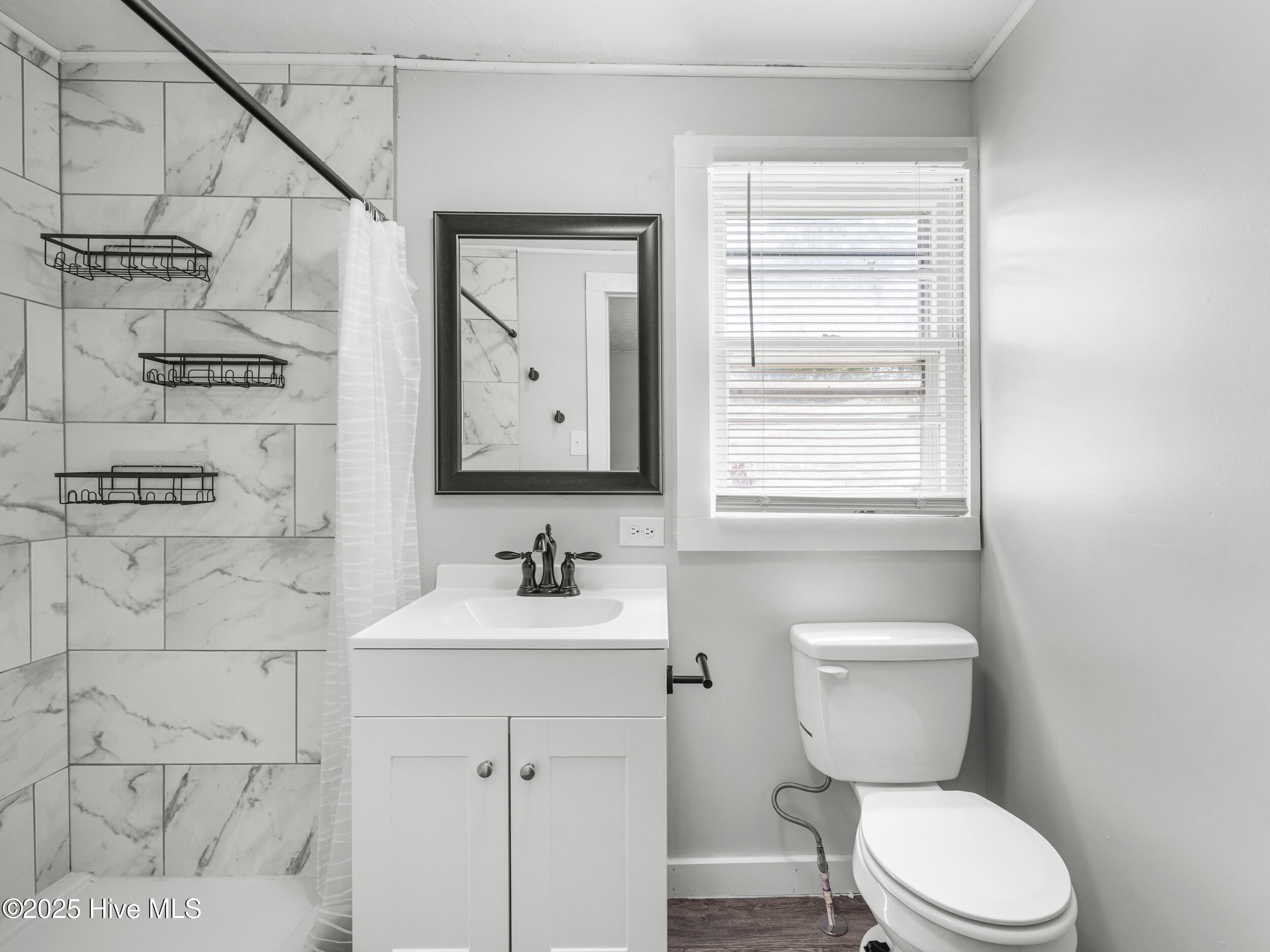 100529453 | Photo 21