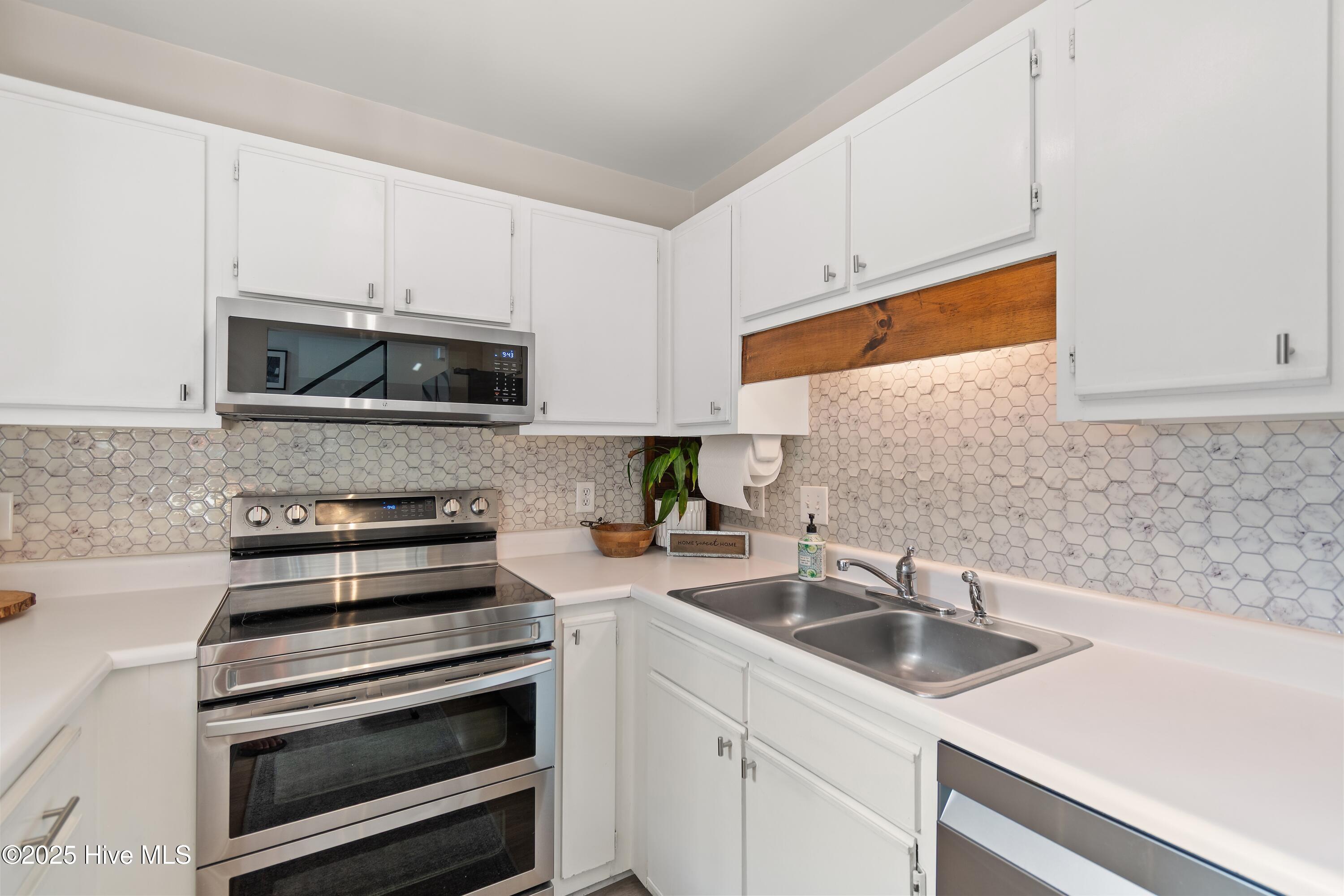 6328 Wrightsville Avenue Apt F2, Wilmington, NC 28403 – photo 14: 6328WrightsvilleAveF2 - 19