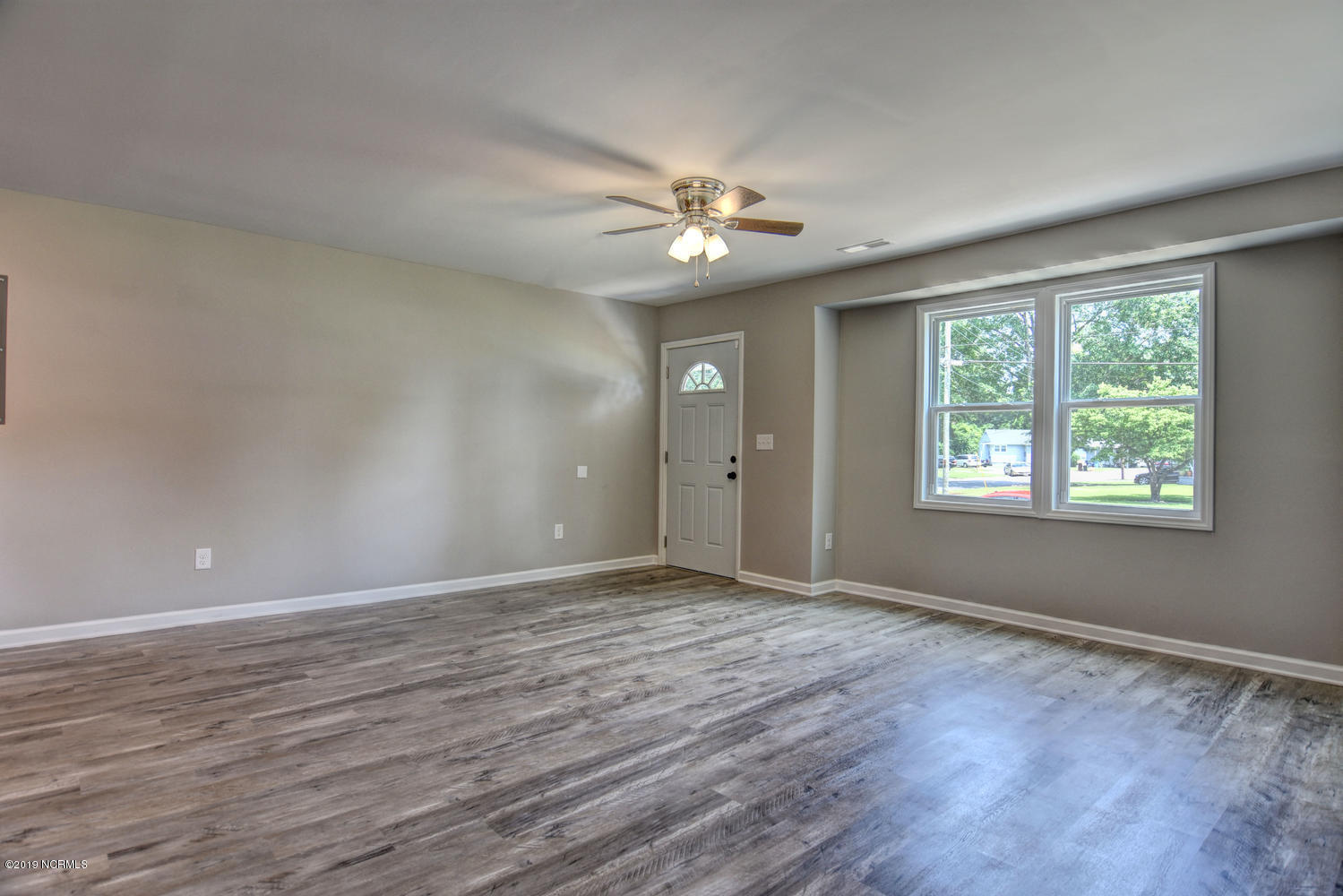 100557637 | Photo 13