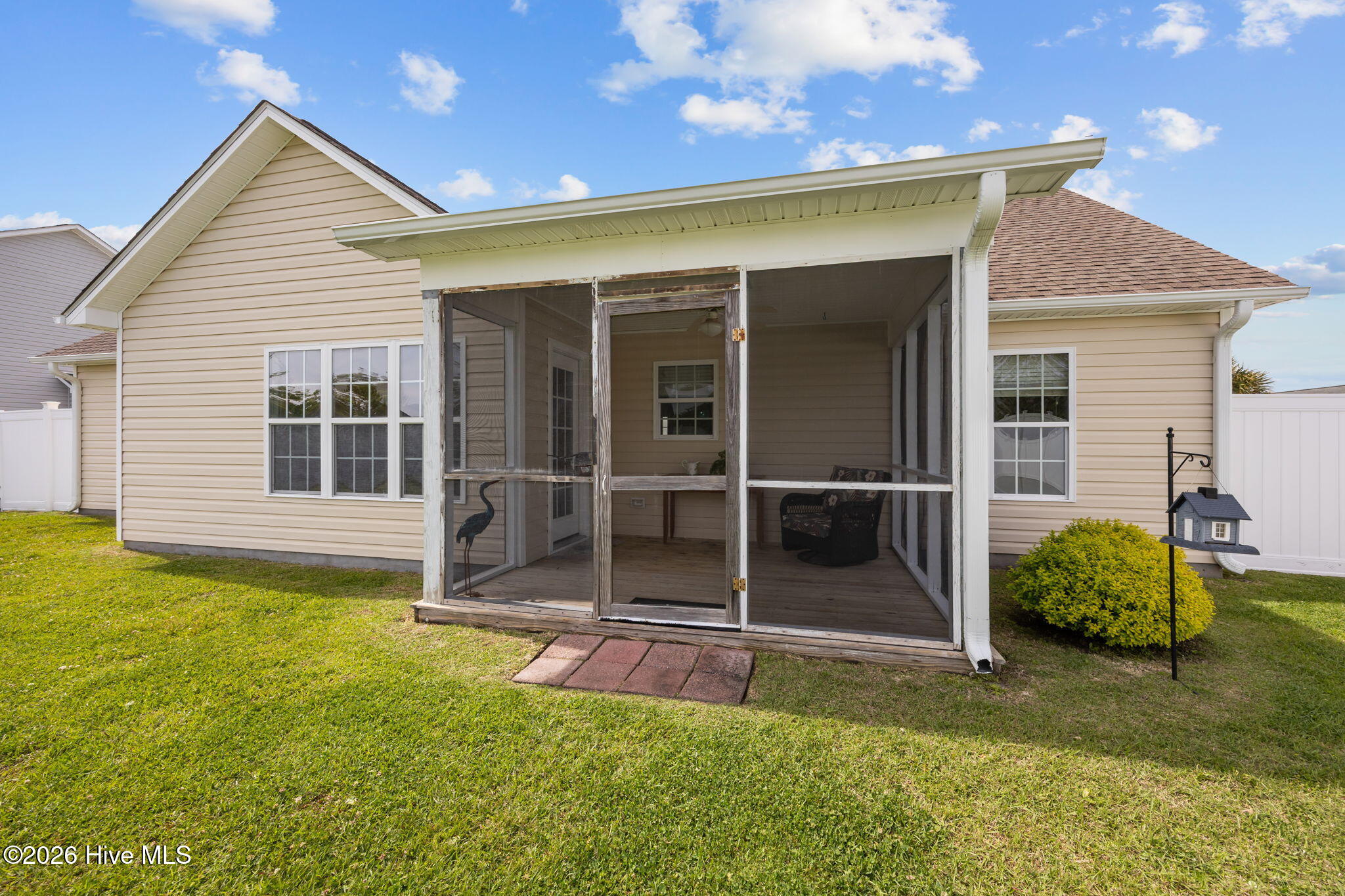 9-web-or-mls-206 Rutledge Ave 009