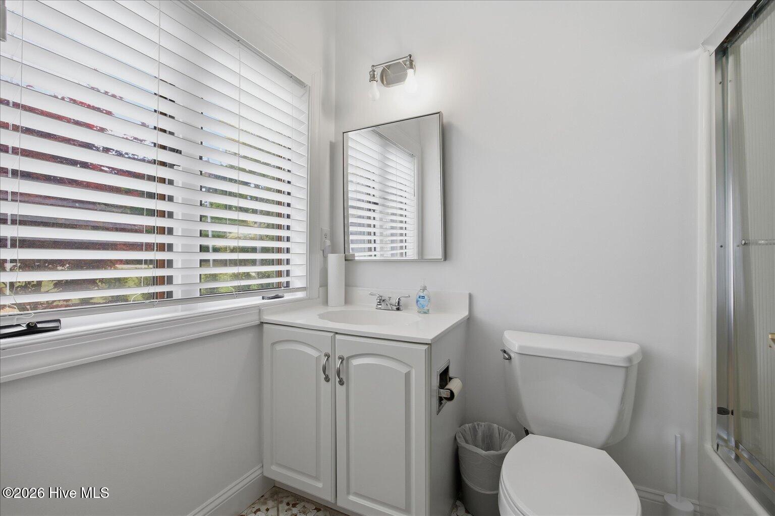 100569224 | Photo 39