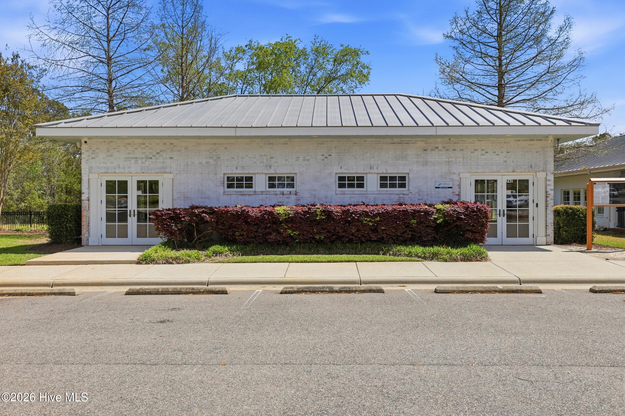 100565948 | Photo 53