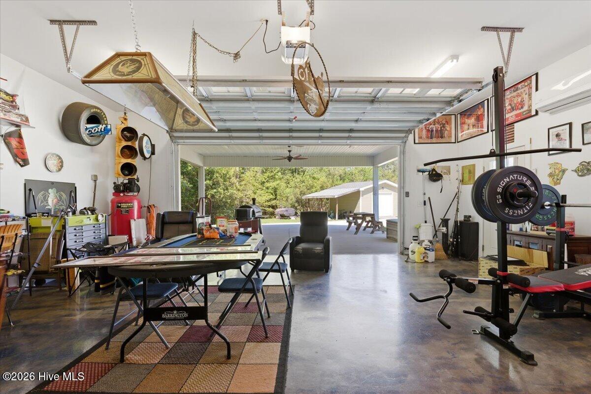 100568053 | Photo 52