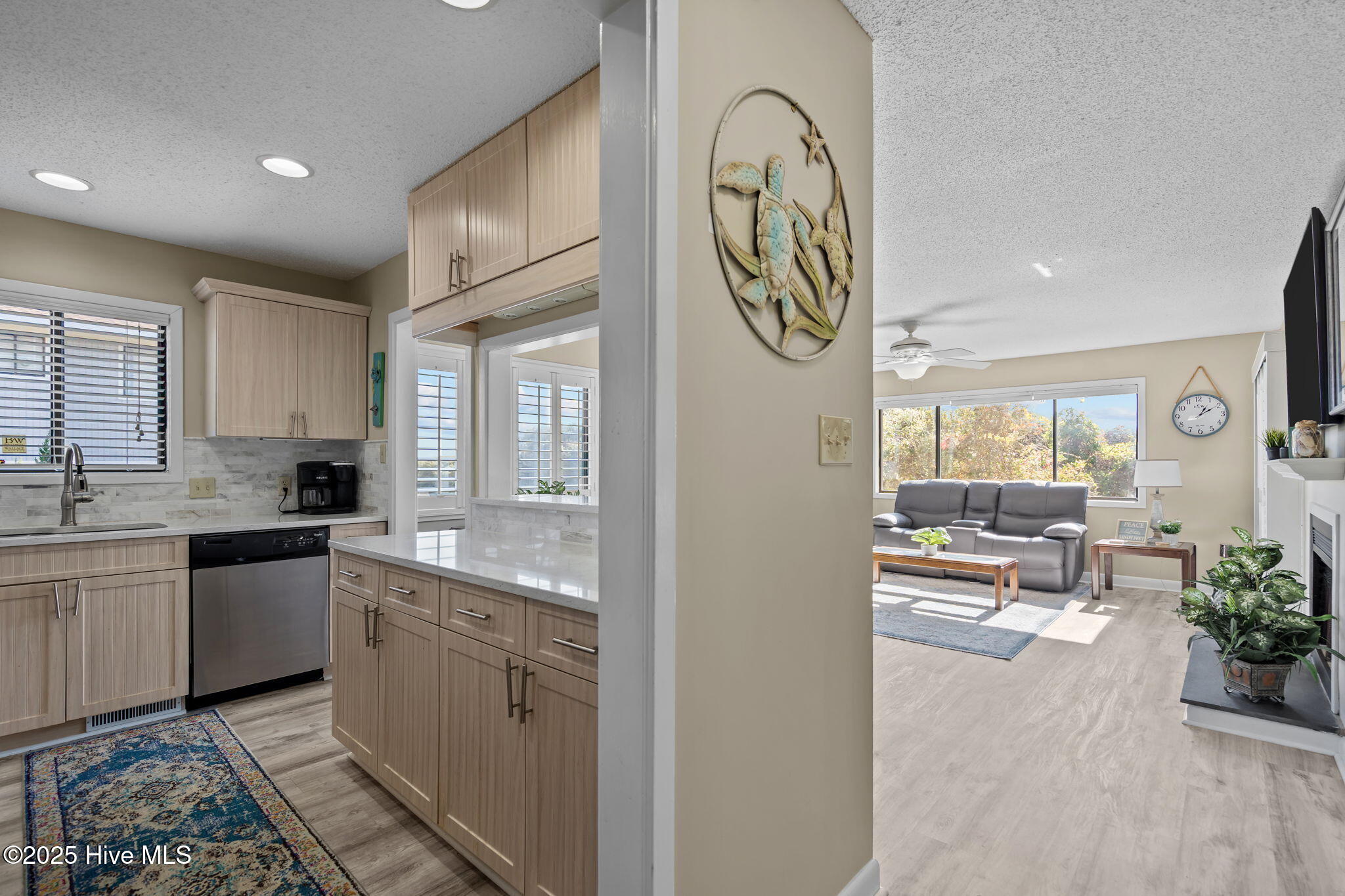 100541218 | Photo 13