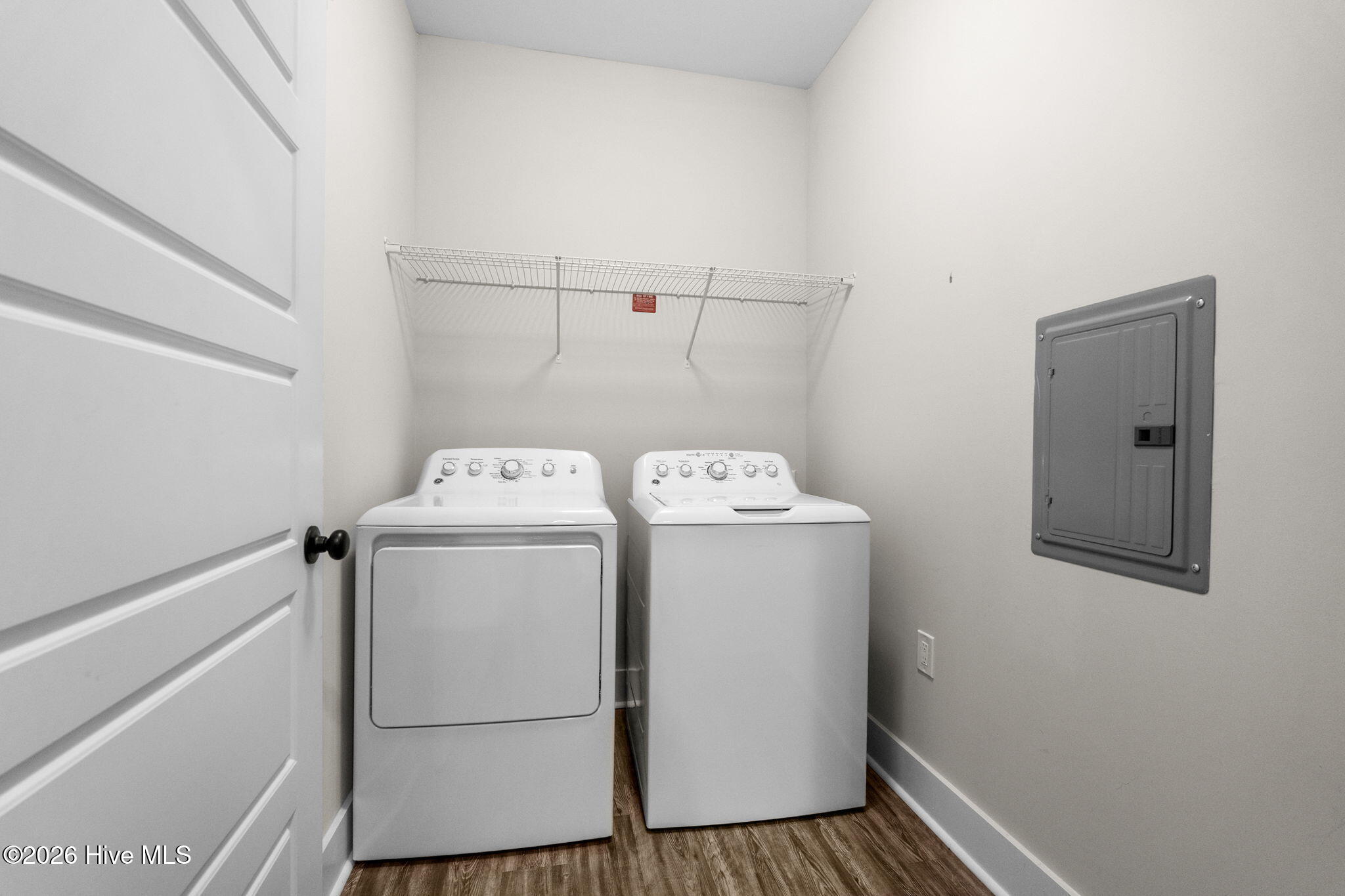 100566084 | Photo 41