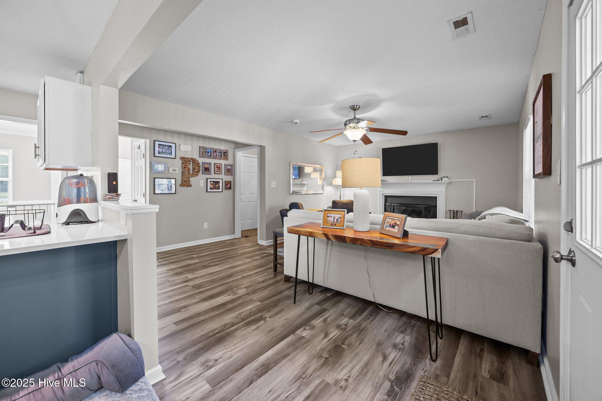 100567266 | Photo 17