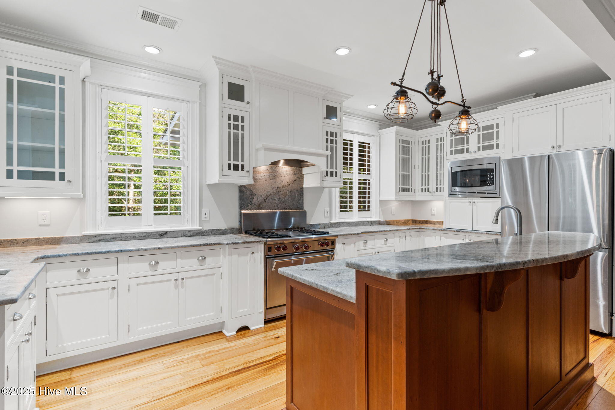 100512246 | Photo 12