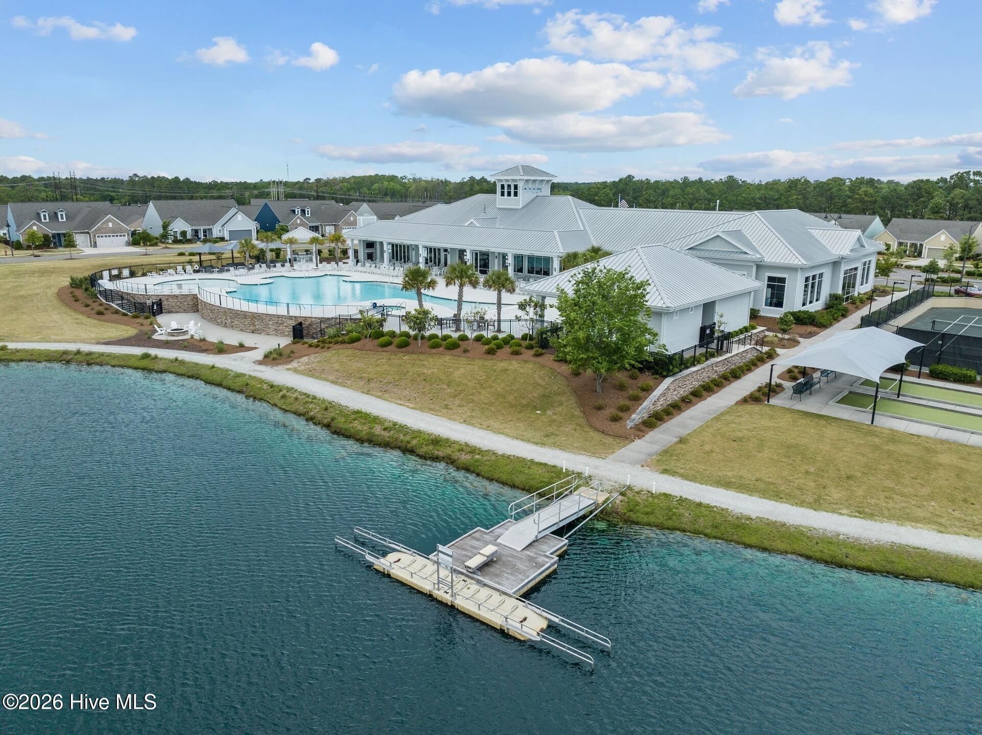 100567732 | Photo 40