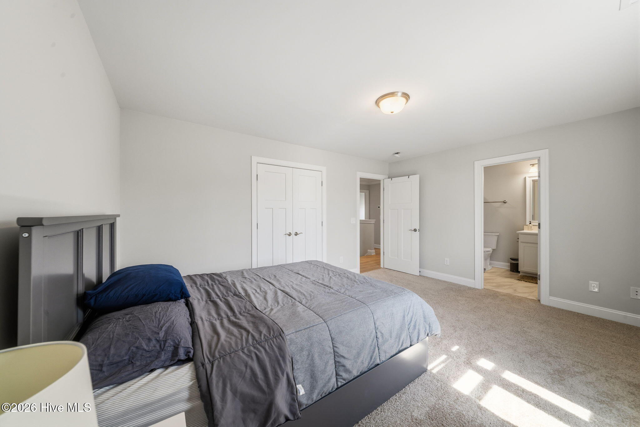 100567561 | Photo 46