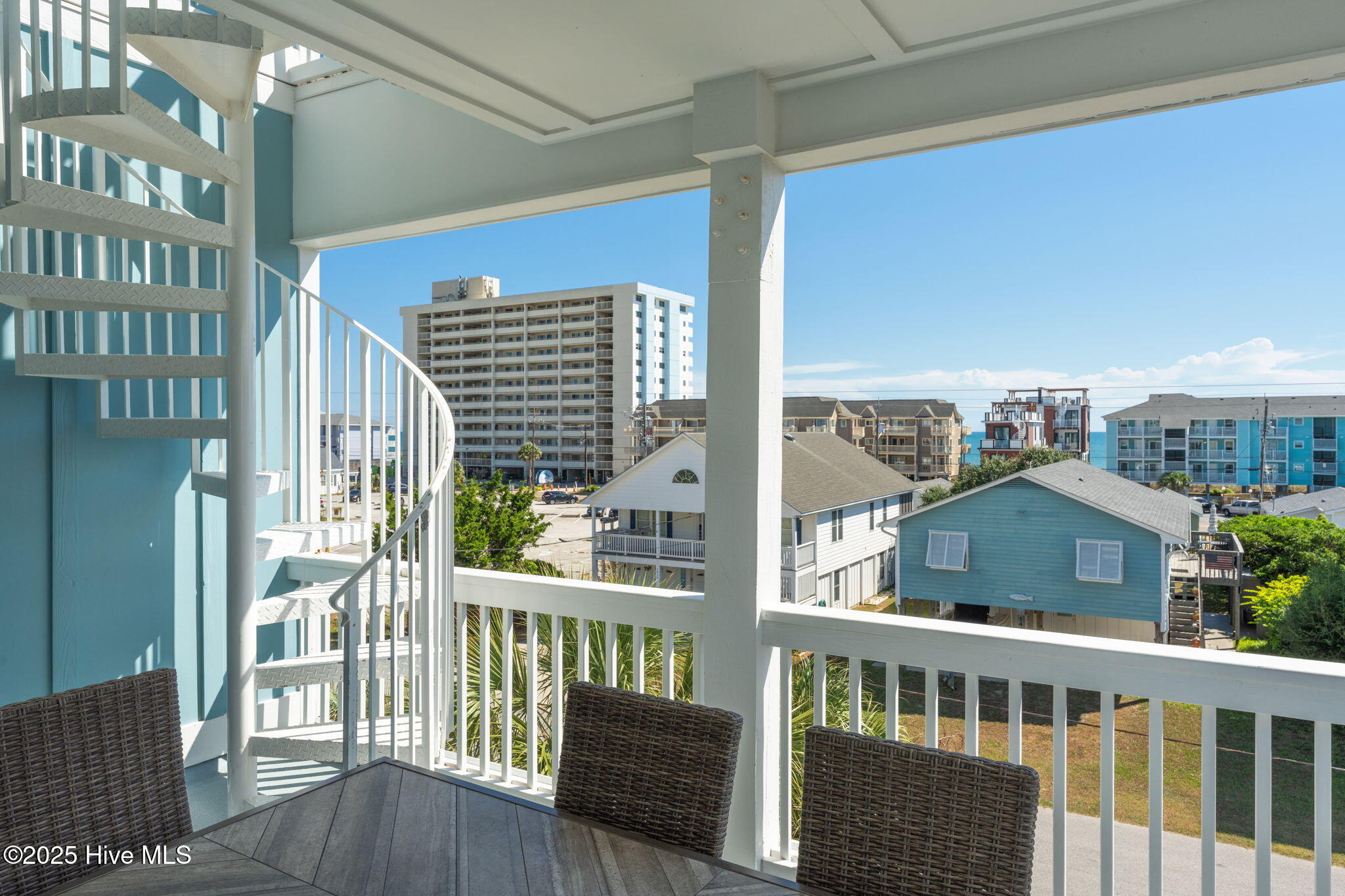 100537095 | Photo 27