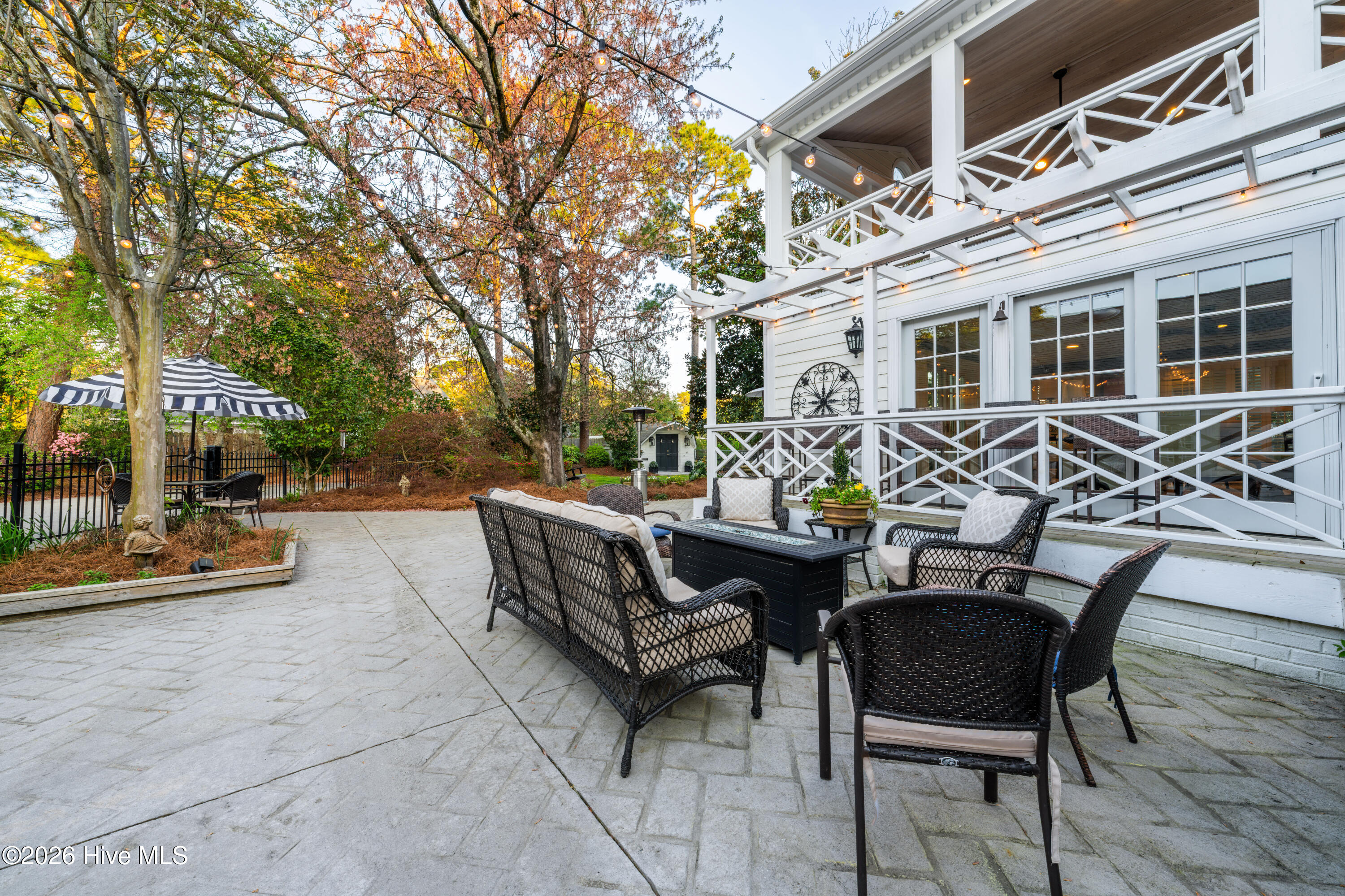 100565005 | Photo 54