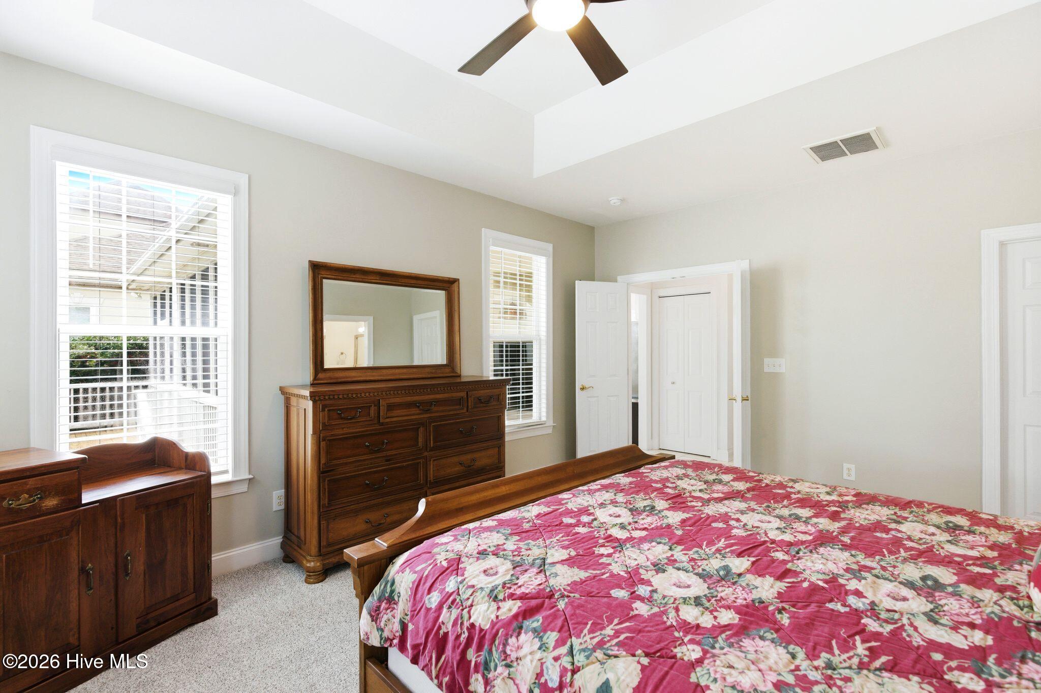 100564291 | Photo 33