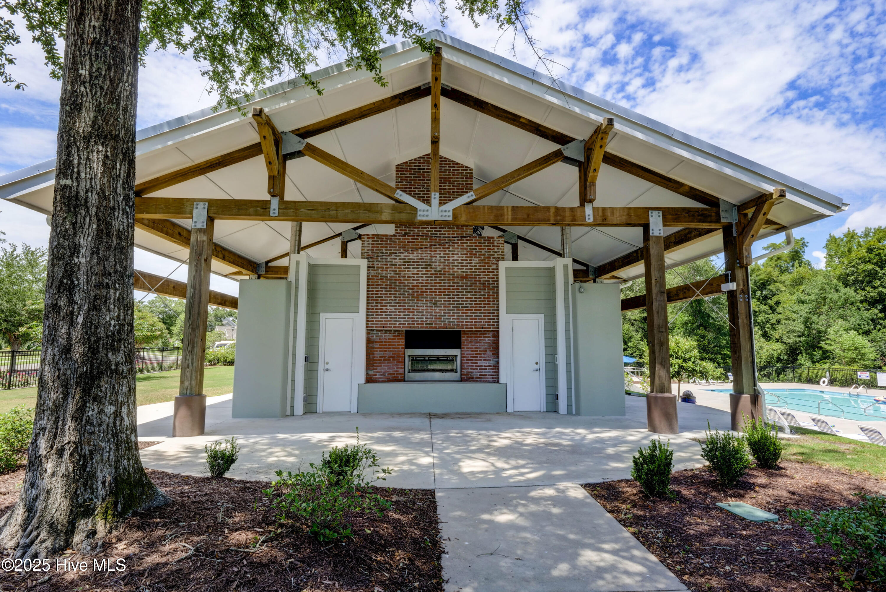 100538990 | Photo 32