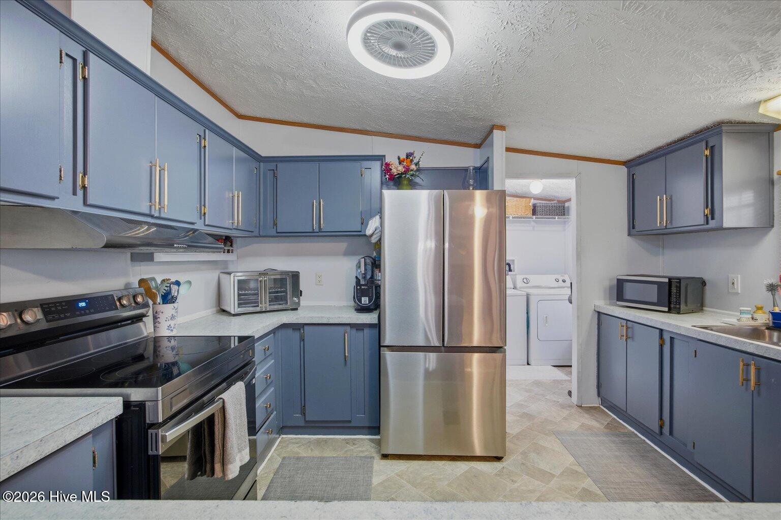 100556219 | Photo 27