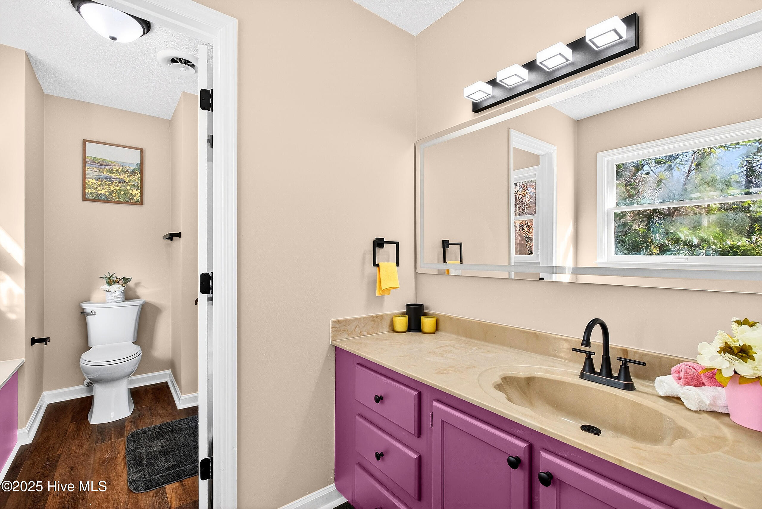 100546283 | Photo 25