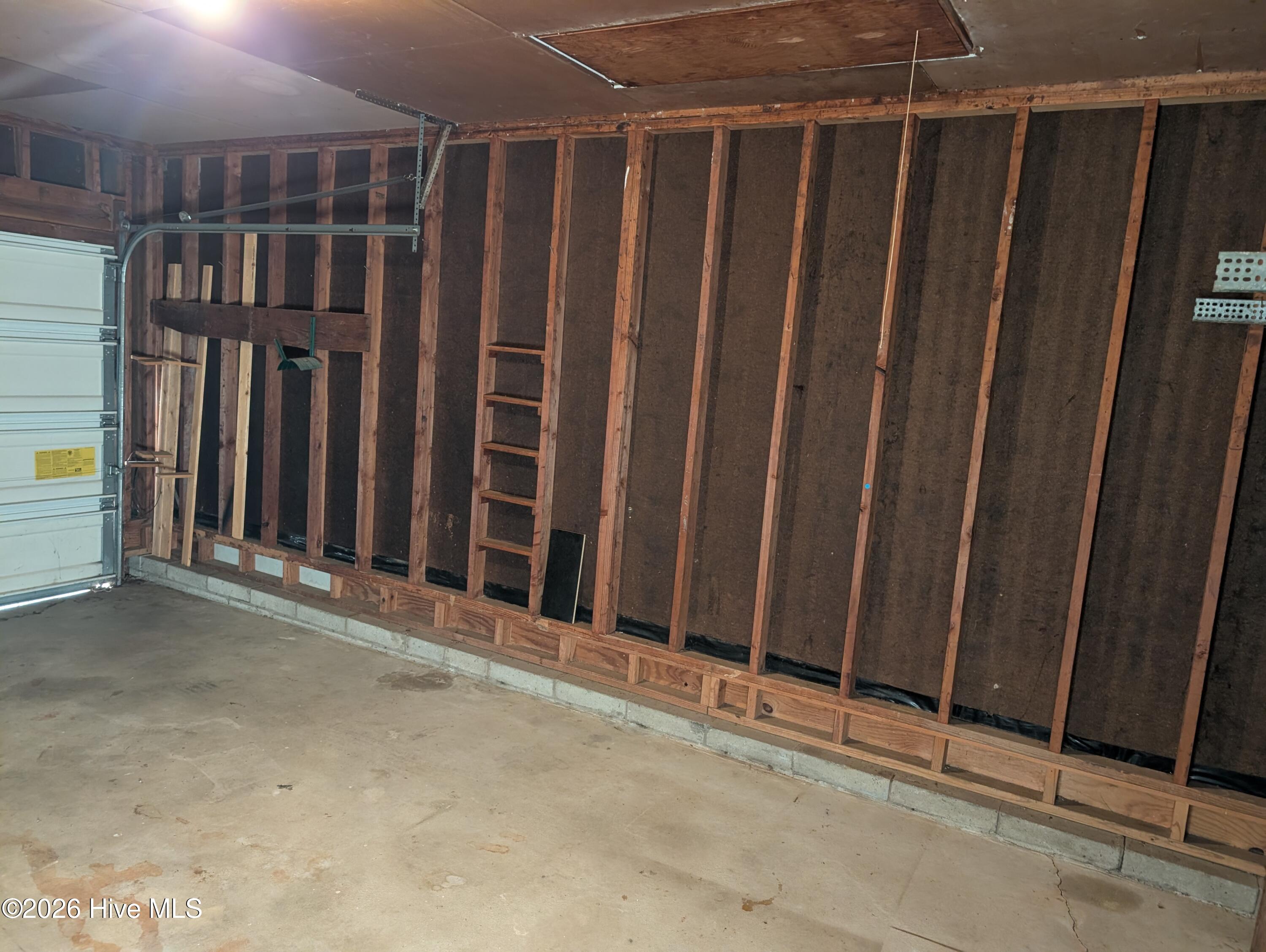 100548942 | Photo 19