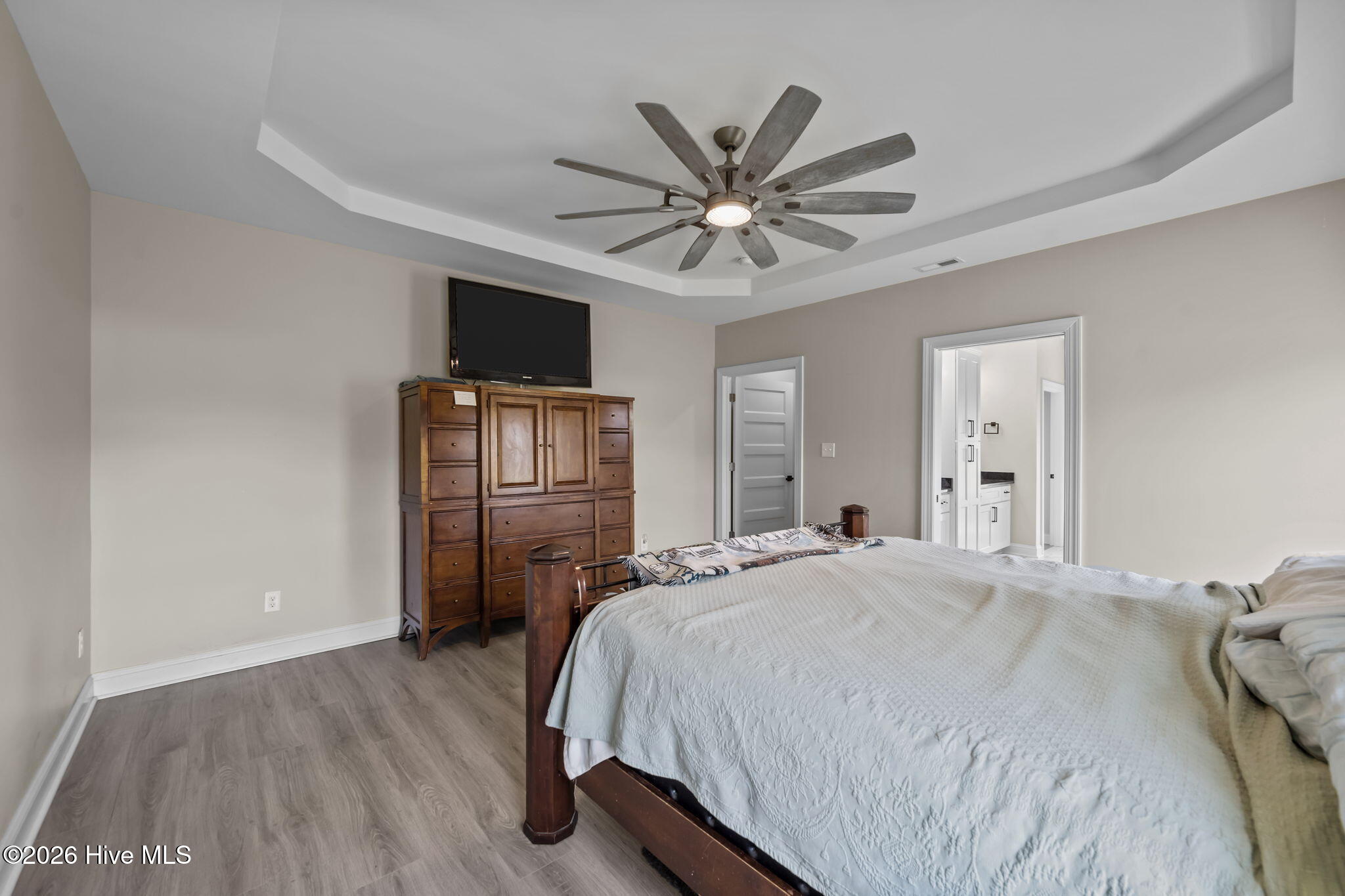 100564402 | Photo 18