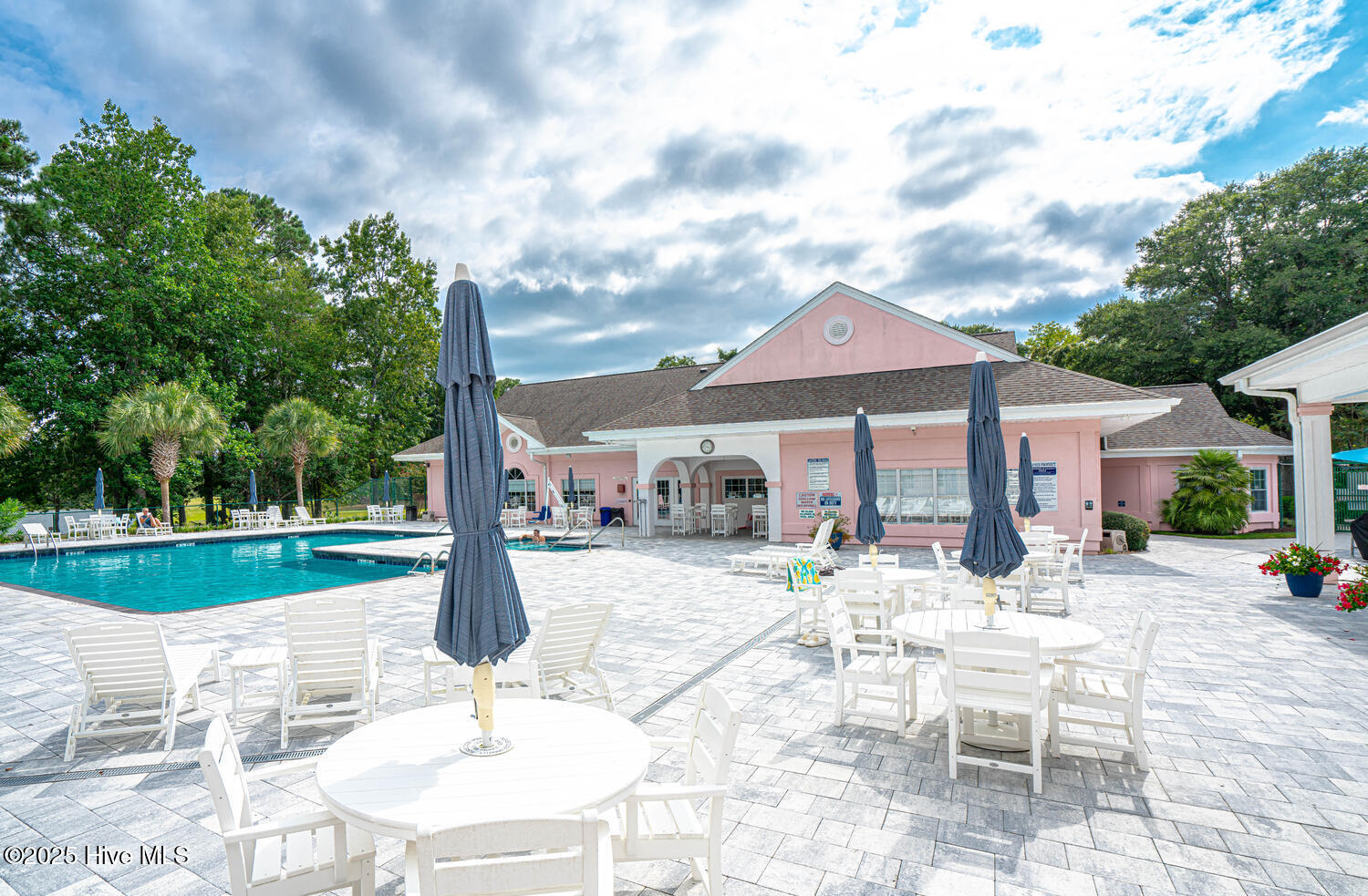 100558918 | Photo 54