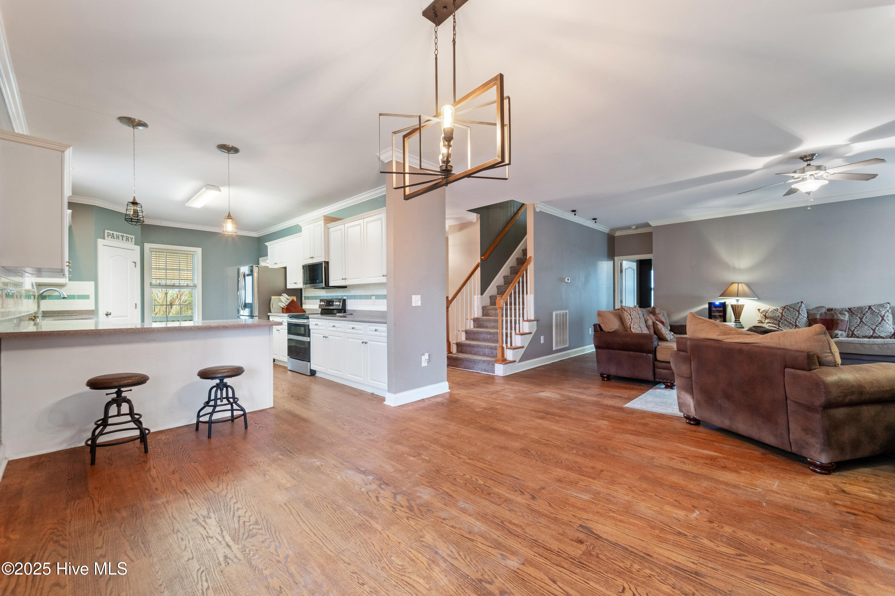 100544127 | Photo 45