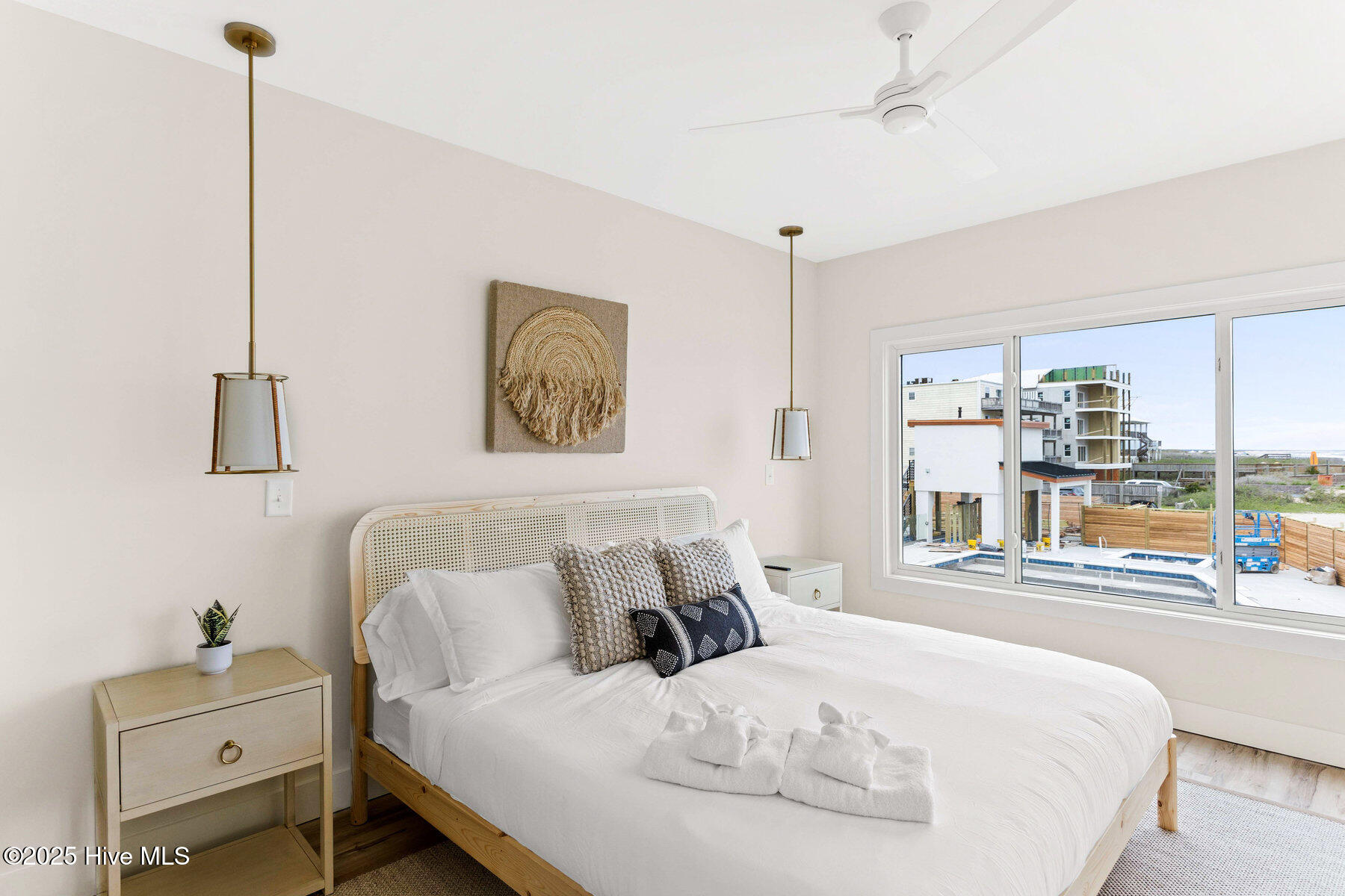 100523204 | Photo 18