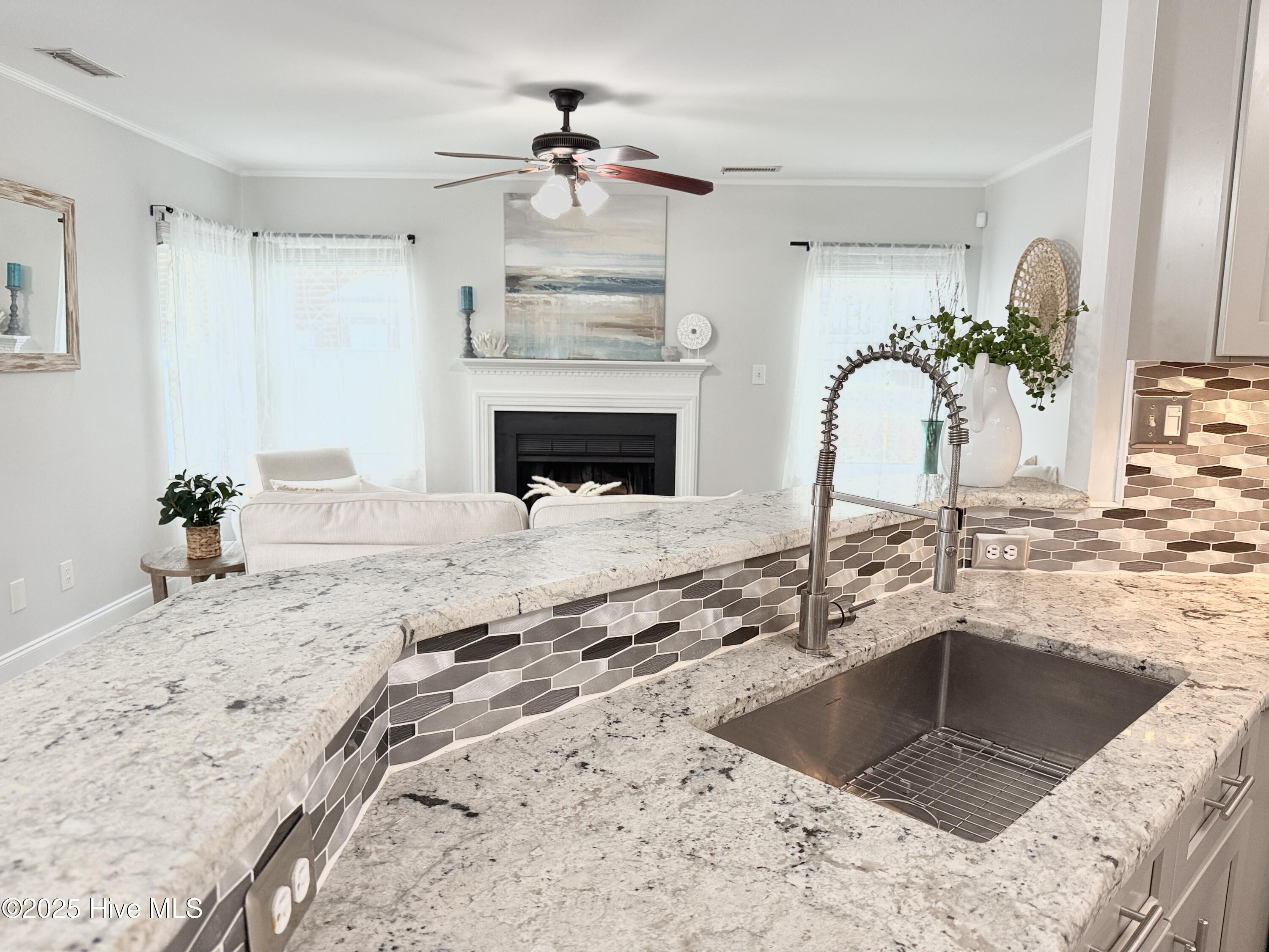 6701 Kestral Drive, Wilmington, NC 28409 – photo 12: IMG_1040