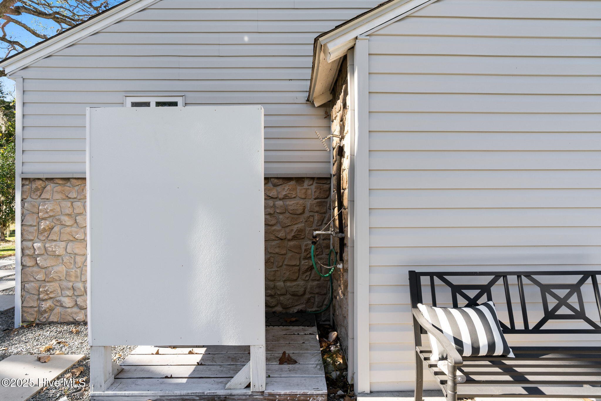 100538220 | Photo 34