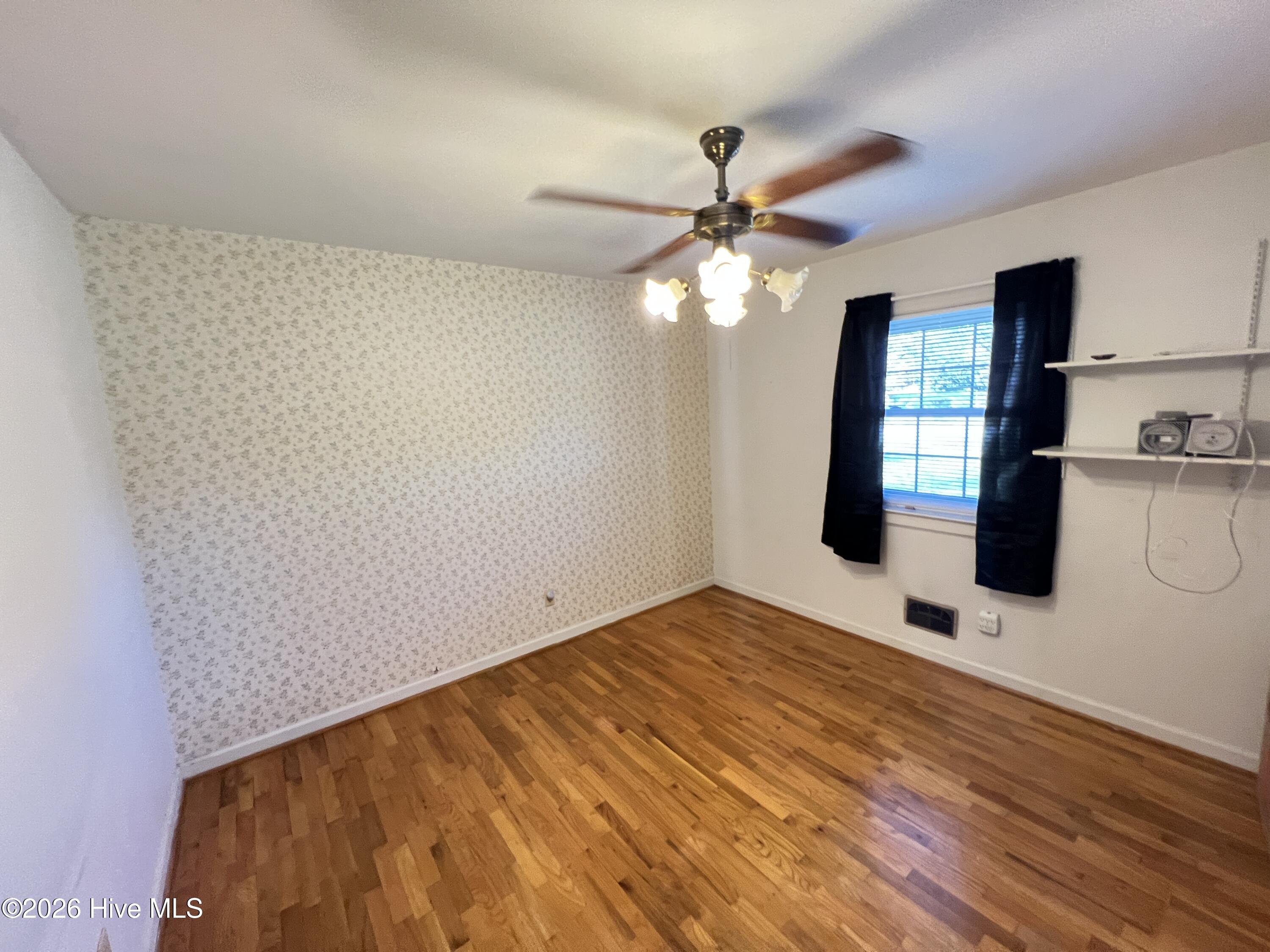 100562608 | Photo 15