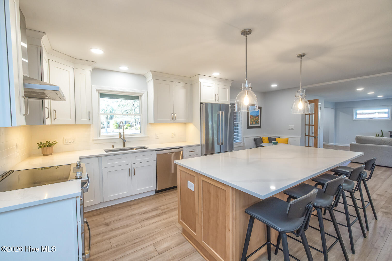 100553040 | Photo 15