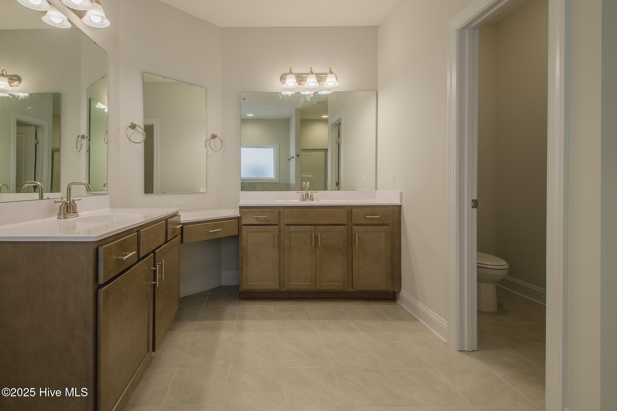 100497449 | Photo 18