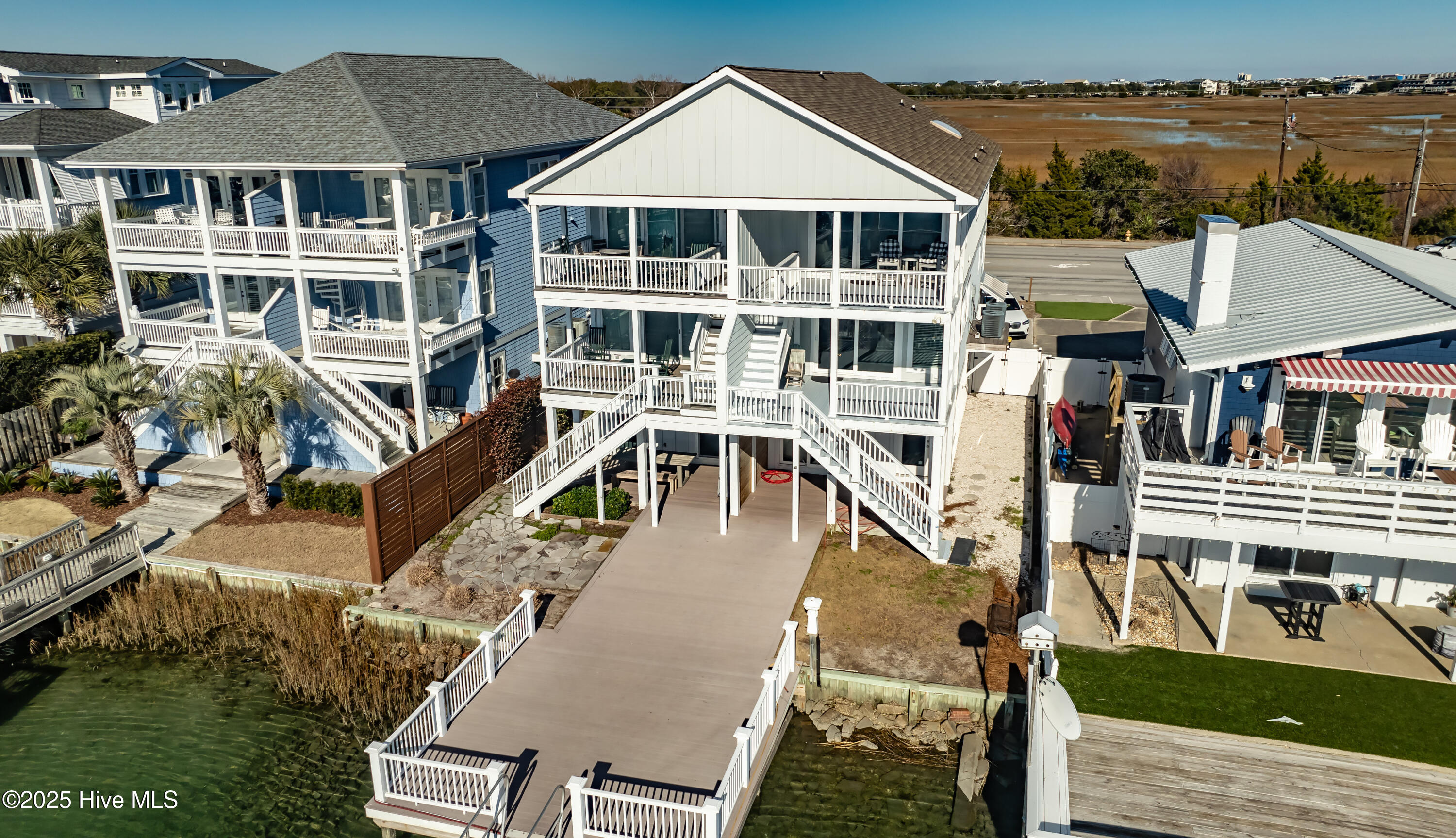 100469434 | Photo 60