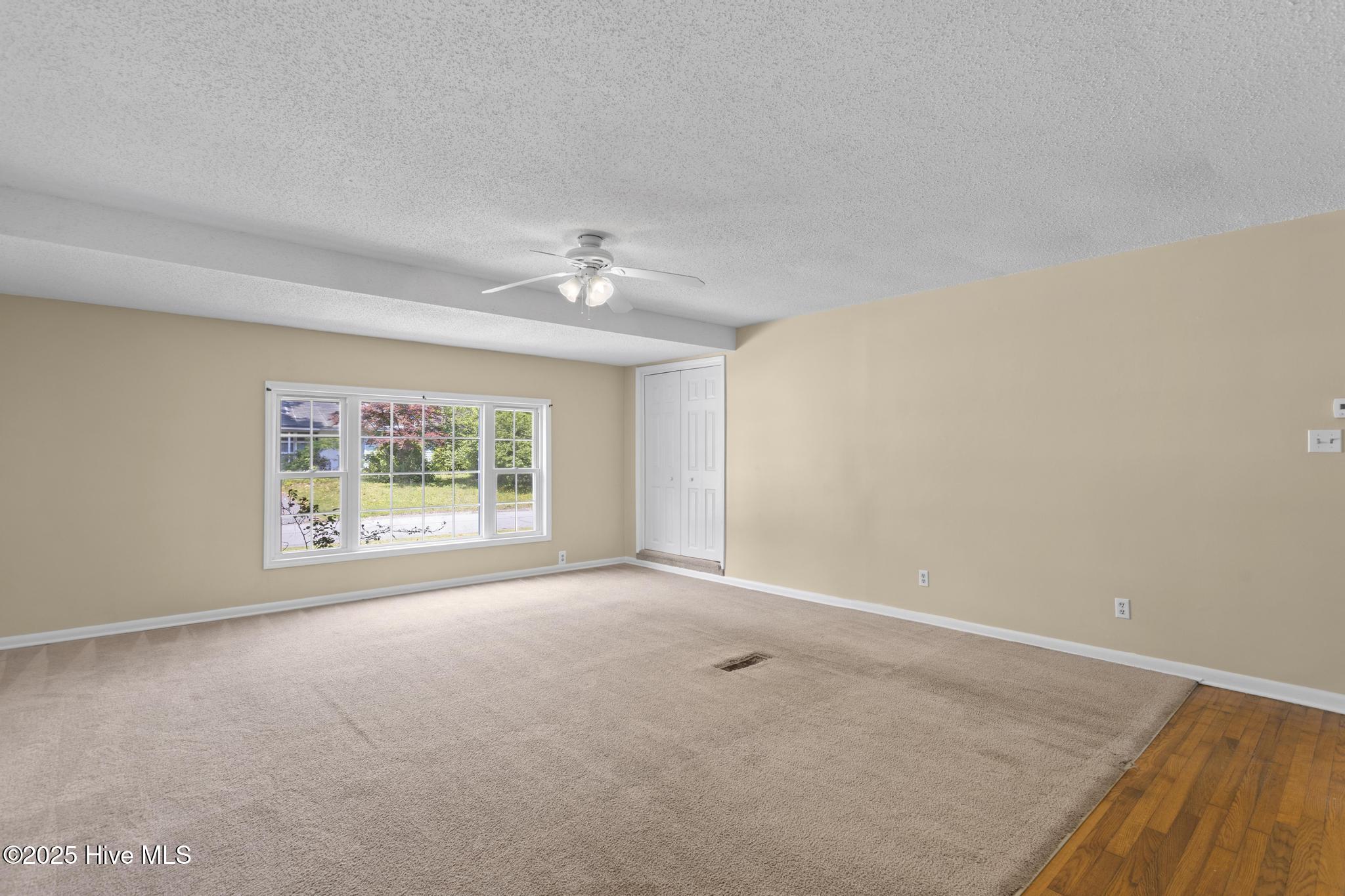 100541760 | Photo 11