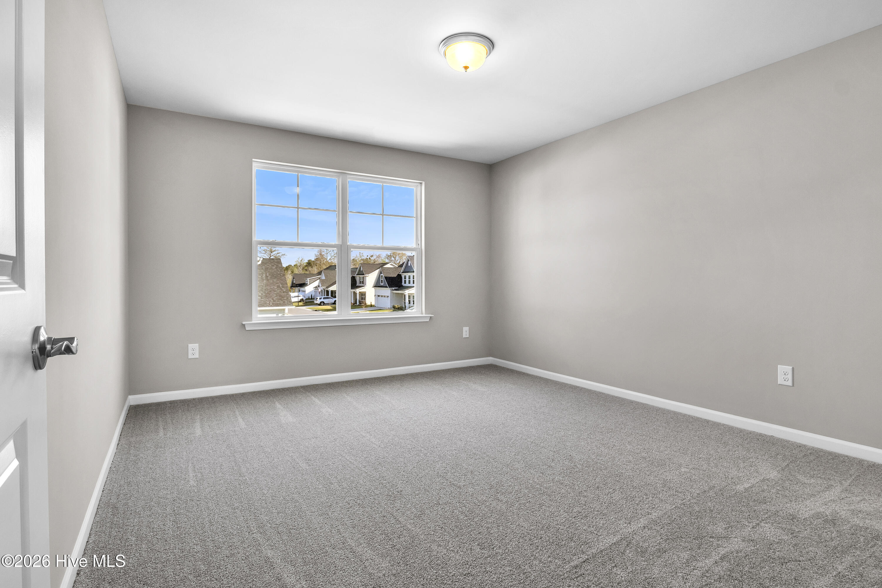 100561005 | Photo 49