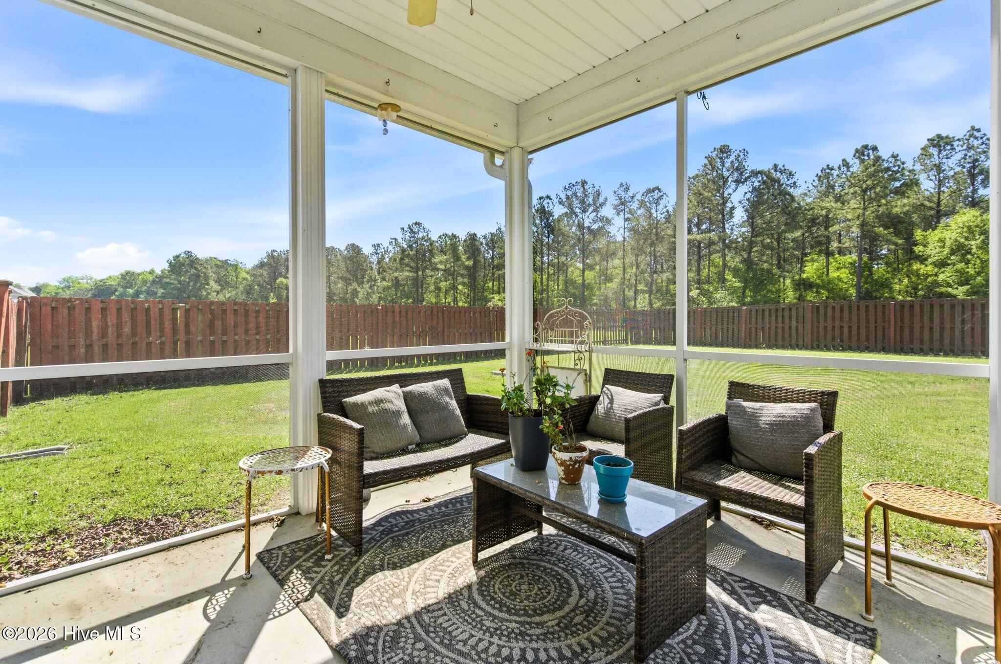 100568404 | Photo 56