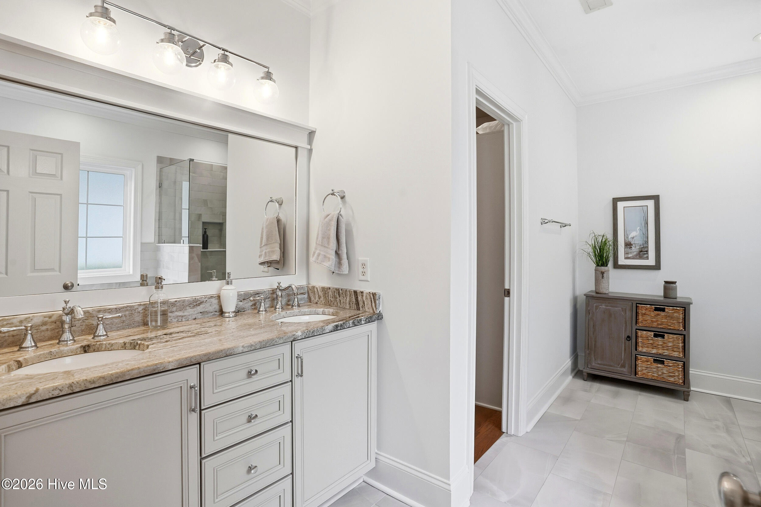 100551601 | Photo 24