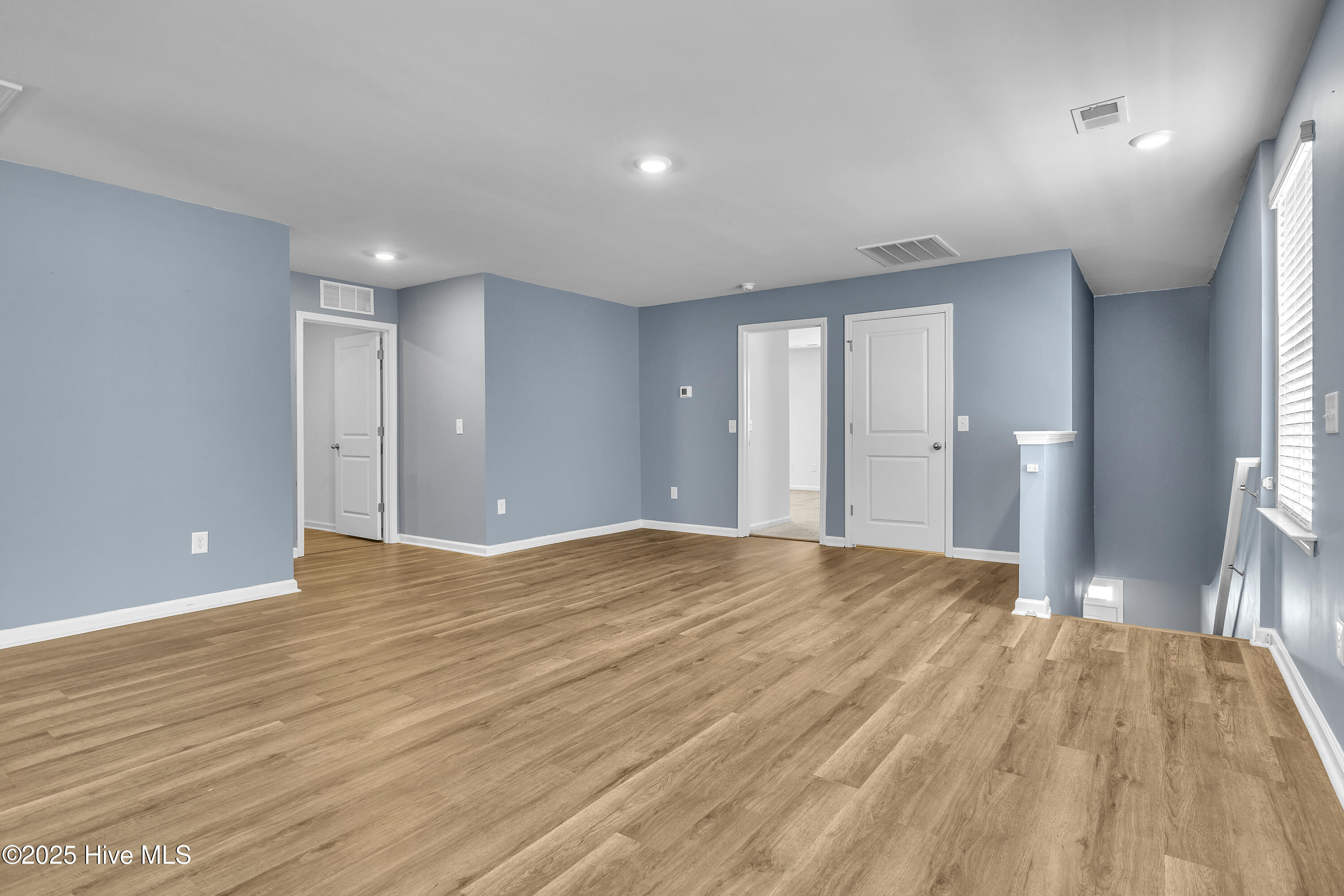 100540789 | Photo 27